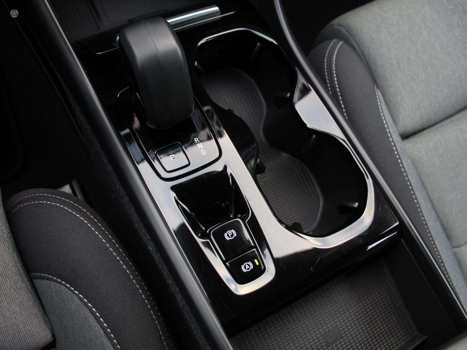 Naudoti Volvo XC40 automobiliai