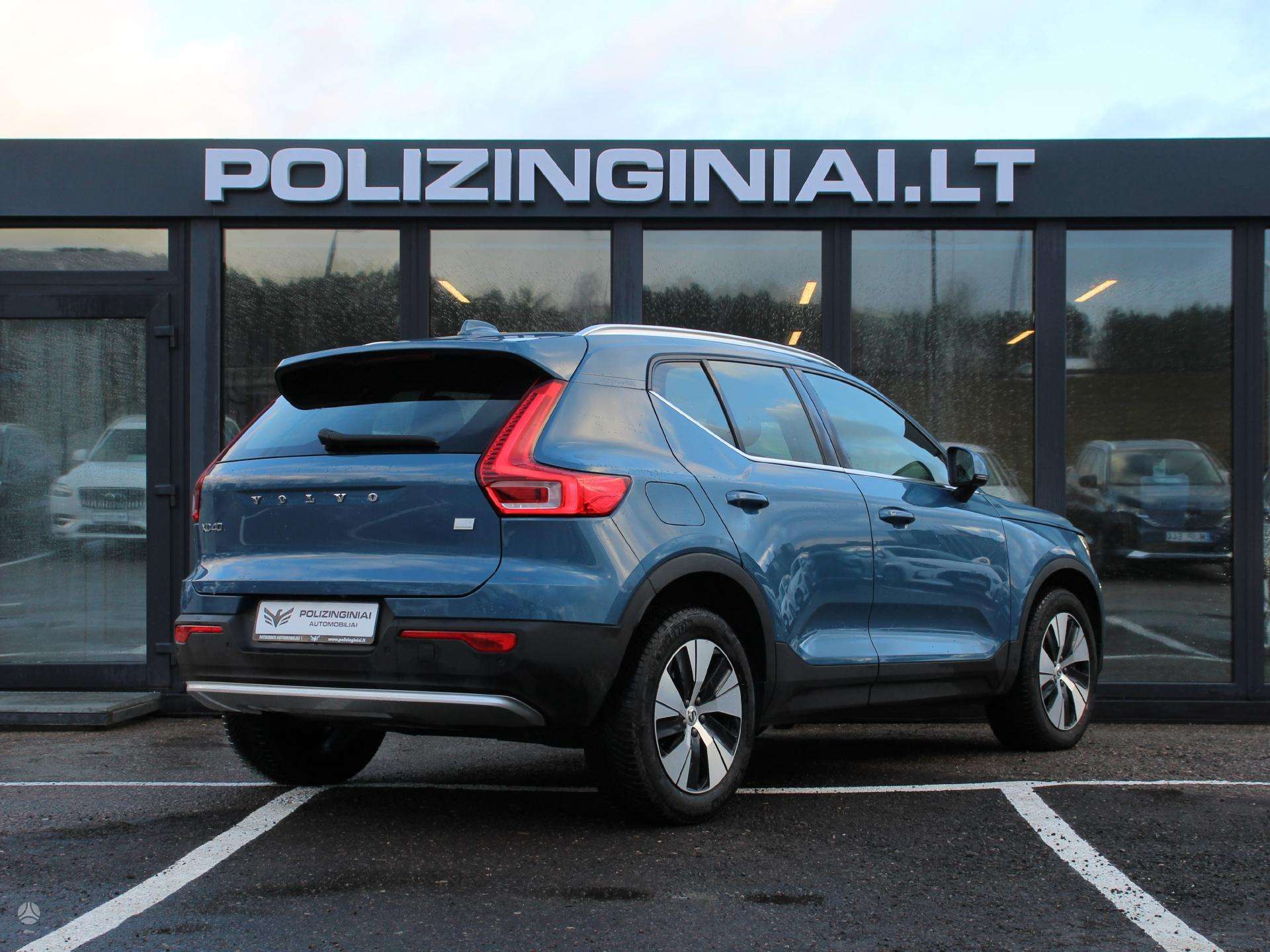 Naudoti Volvo XC40 automobiliai