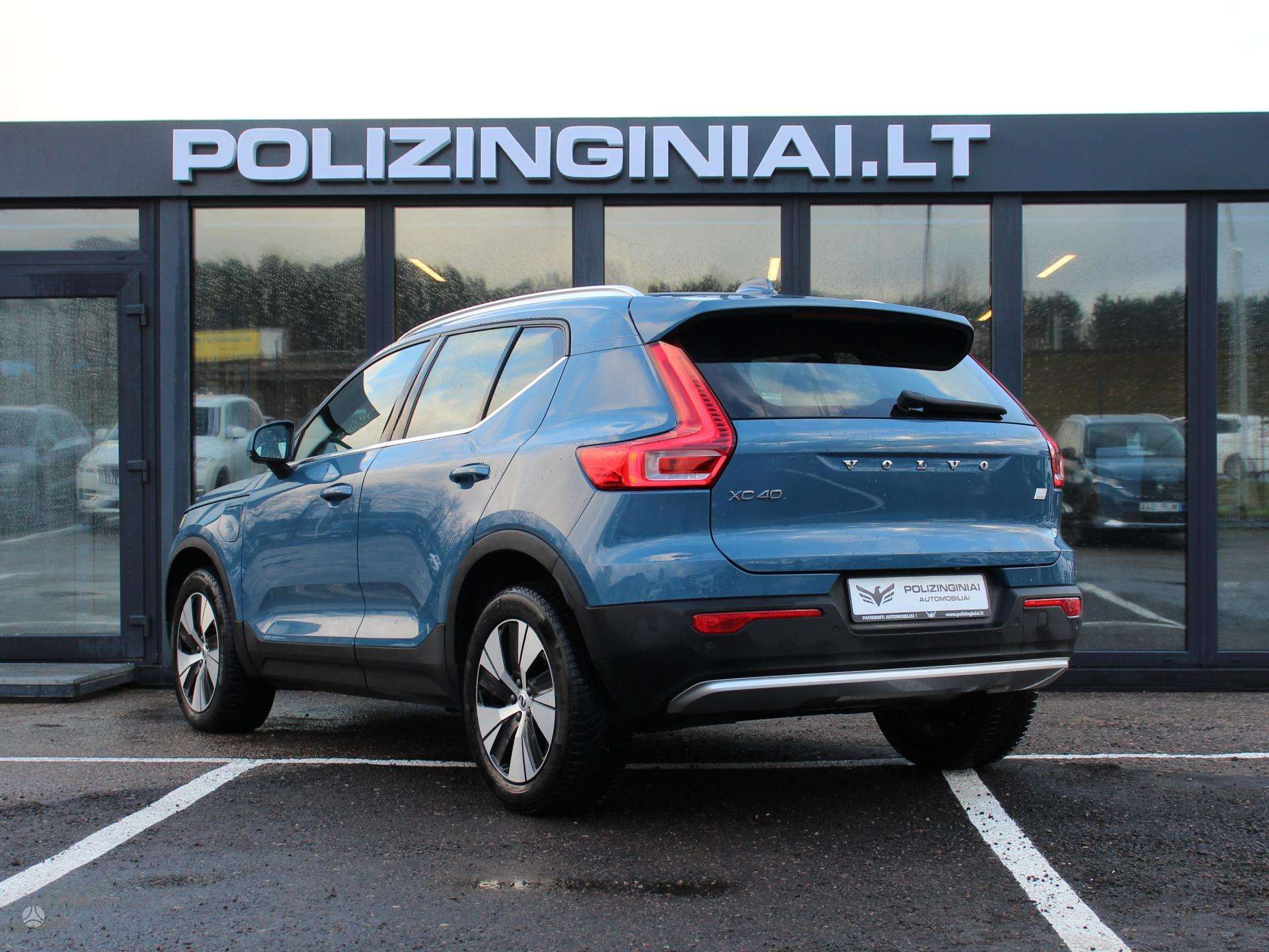 Naudoti Volvo XC40 automobiliai