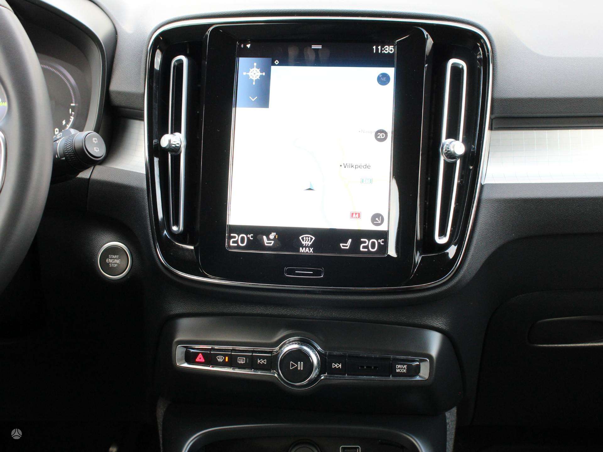 Naudoti Volvo XC40 automobiliai