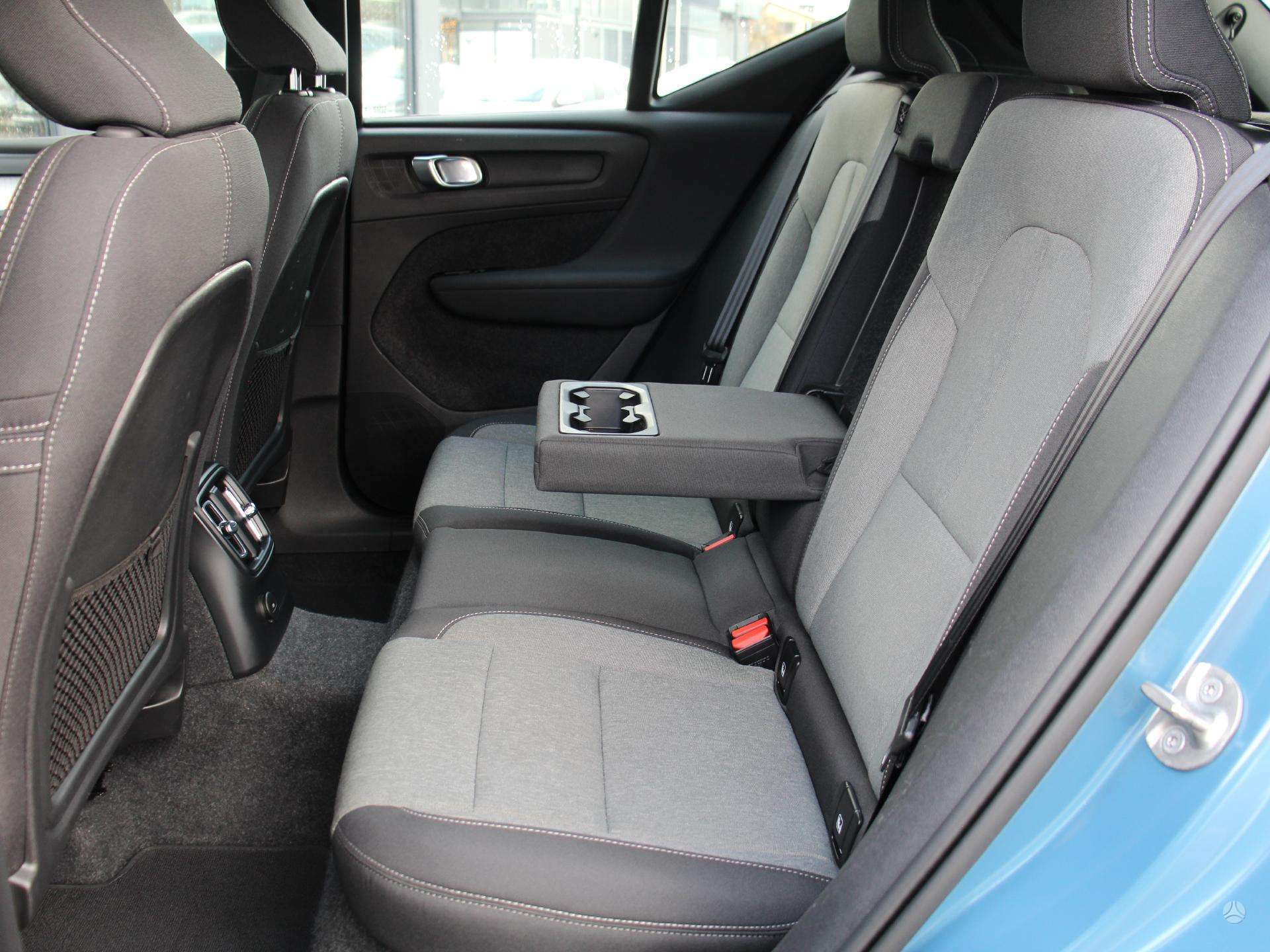 Naudoti Volvo XC40 automobiliai