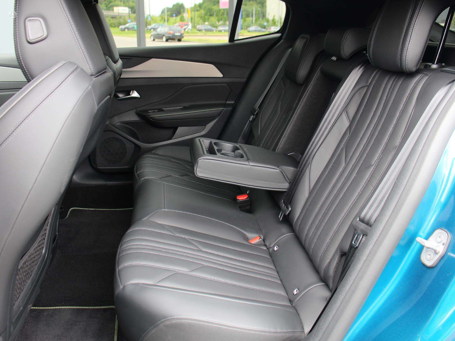 Naudoti Peugeot 408 automobiliai