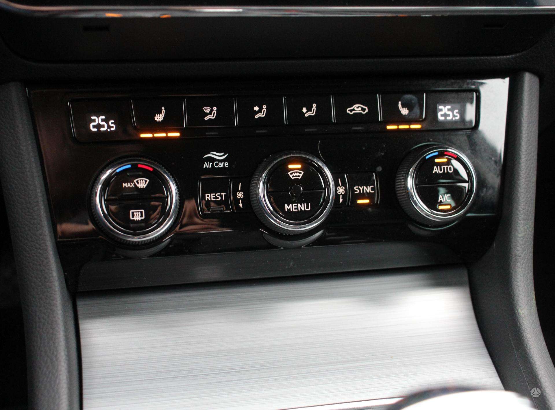 Naudoti Skoda Superb automobiliai