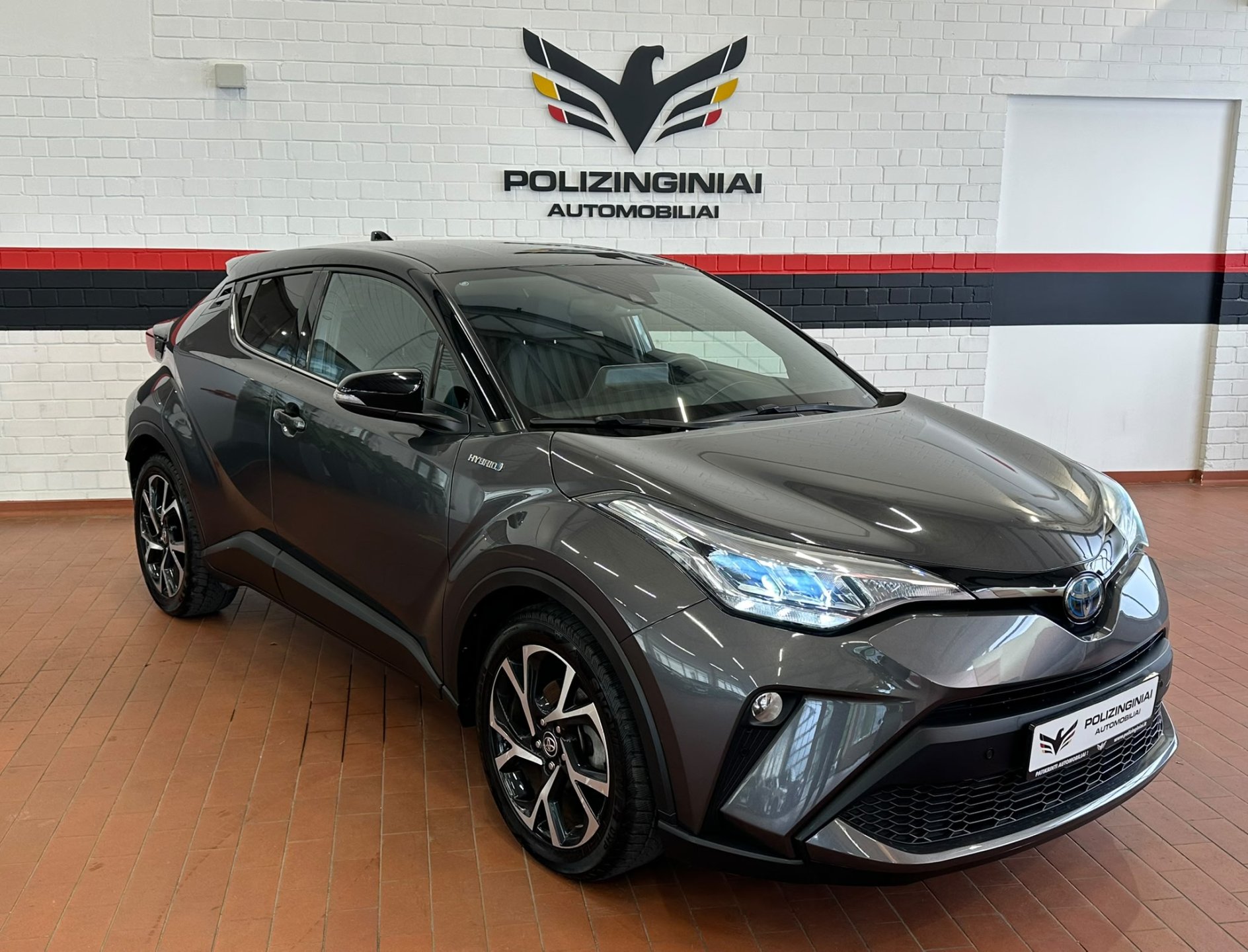 Naudoti Toyota C-HR automobiliai