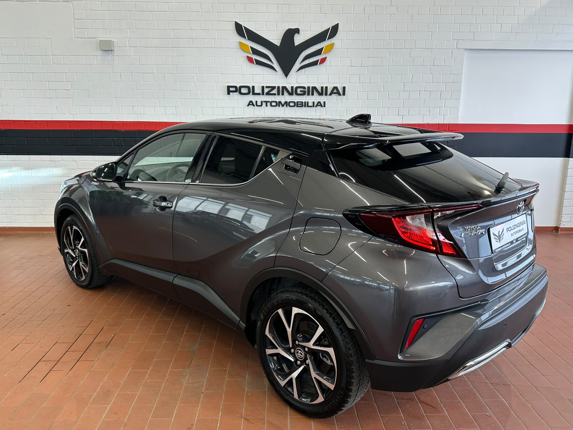 Naudoti Toyota C-HR automobiliai