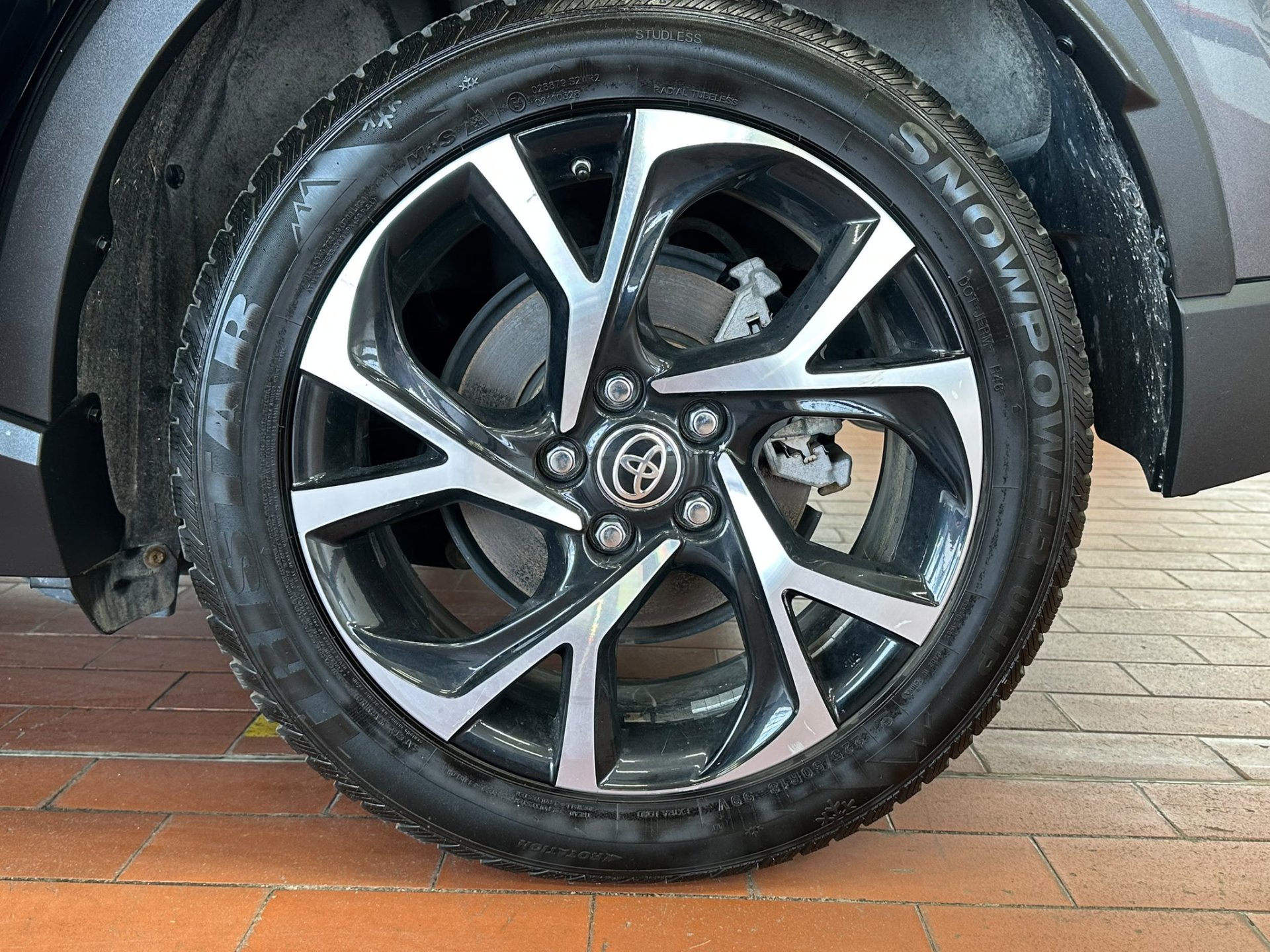 Naudoti Toyota C-HR automobiliai