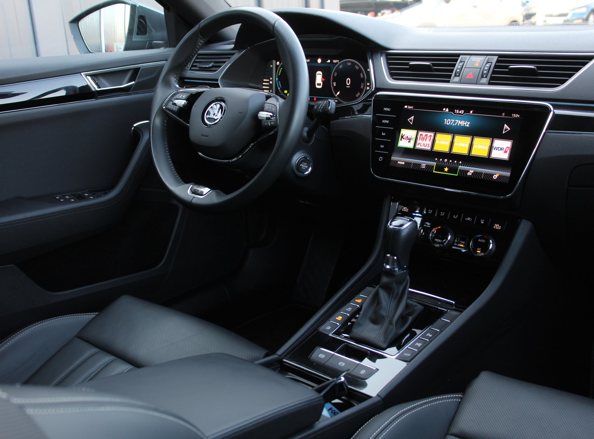 Naudoti Skoda Superb automobiliai
