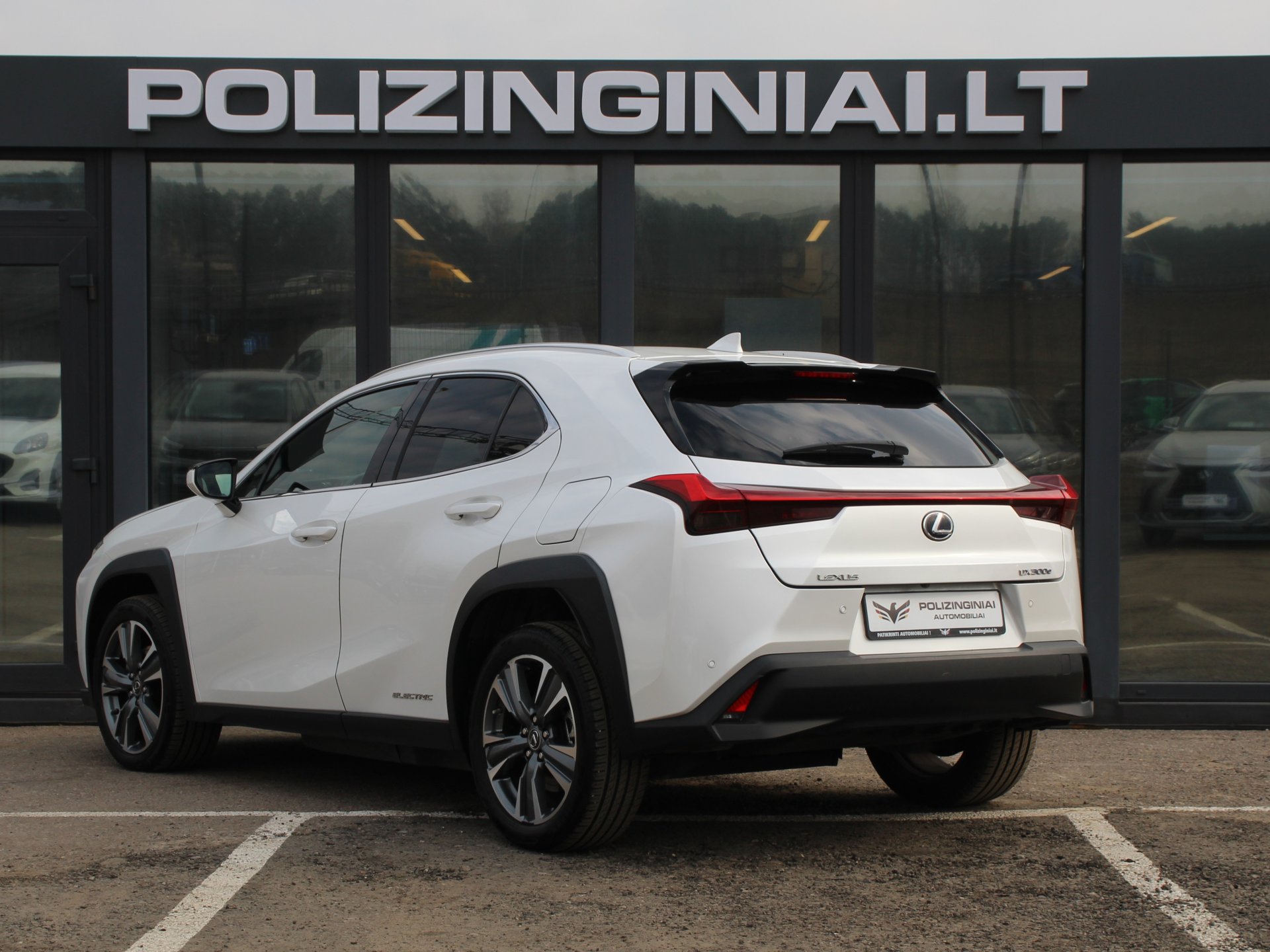 Naudoti Lexus UX 300e automobiliai