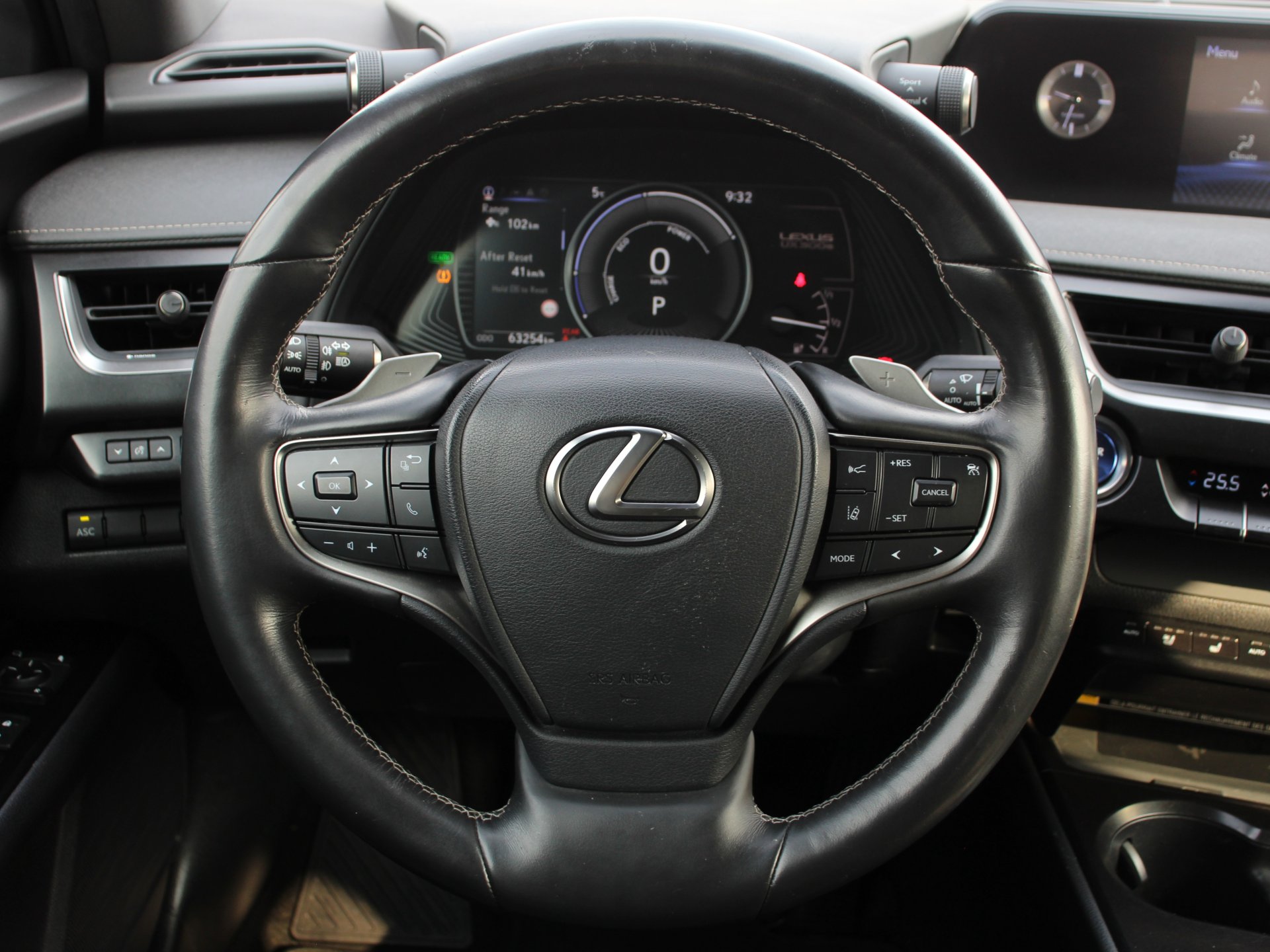 Naudoti Lexus UX 300e automobiliai