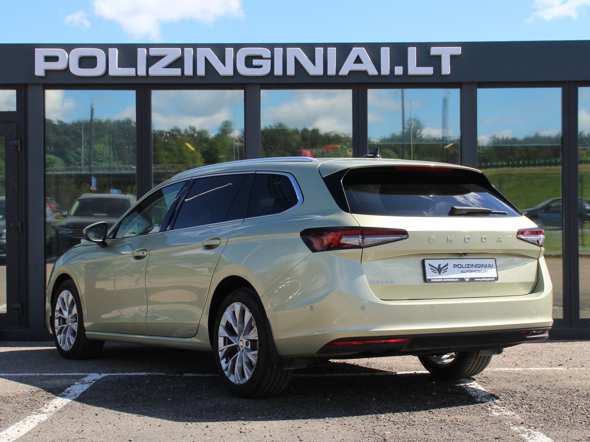 Naudoti Skoda Superb automobiliai