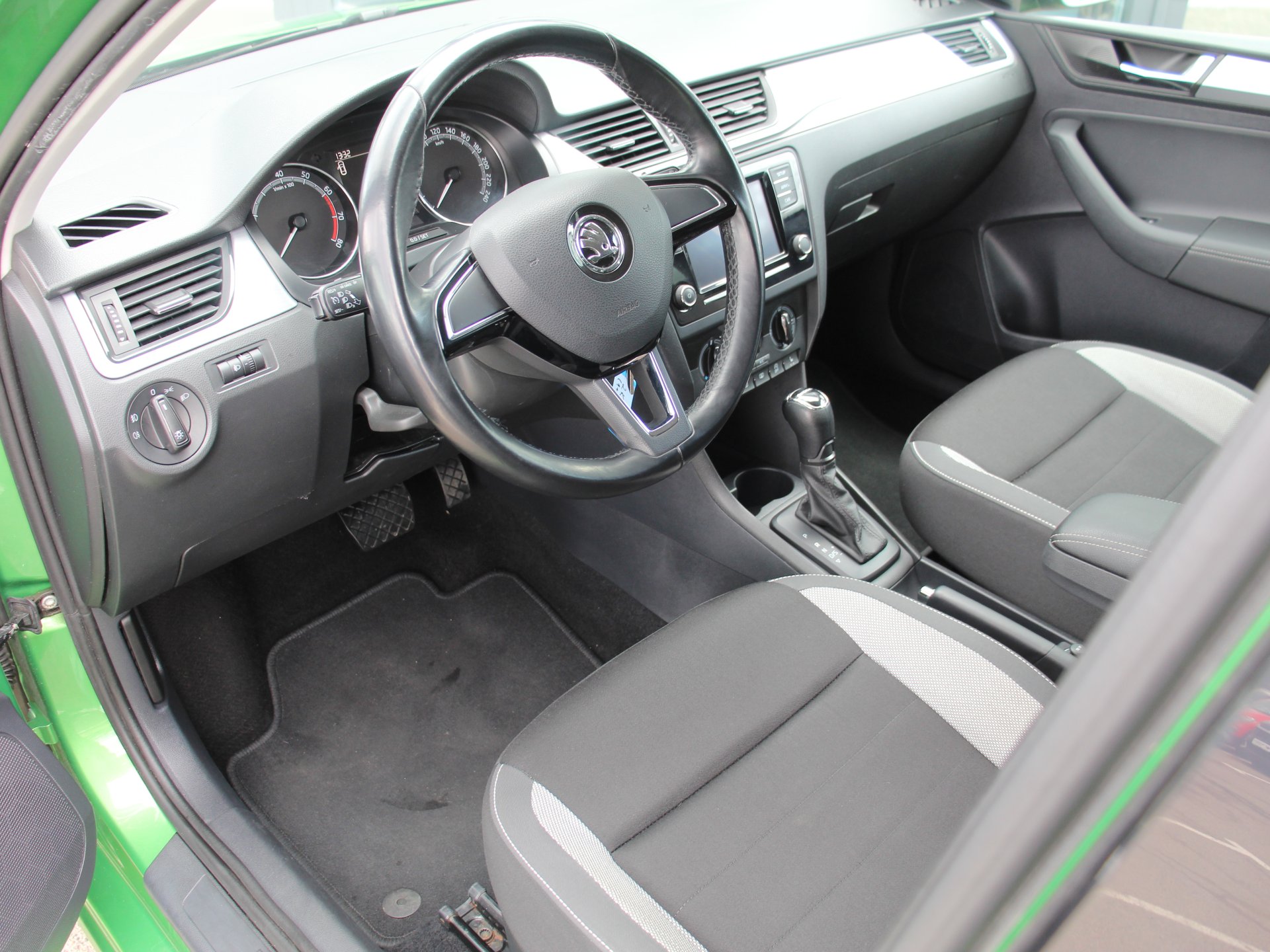 Naudoti Skoda Rapid automobiliai