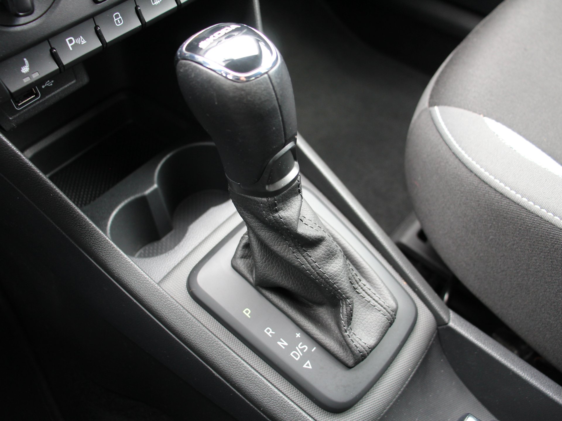 Naudoti Skoda Rapid automobiliai