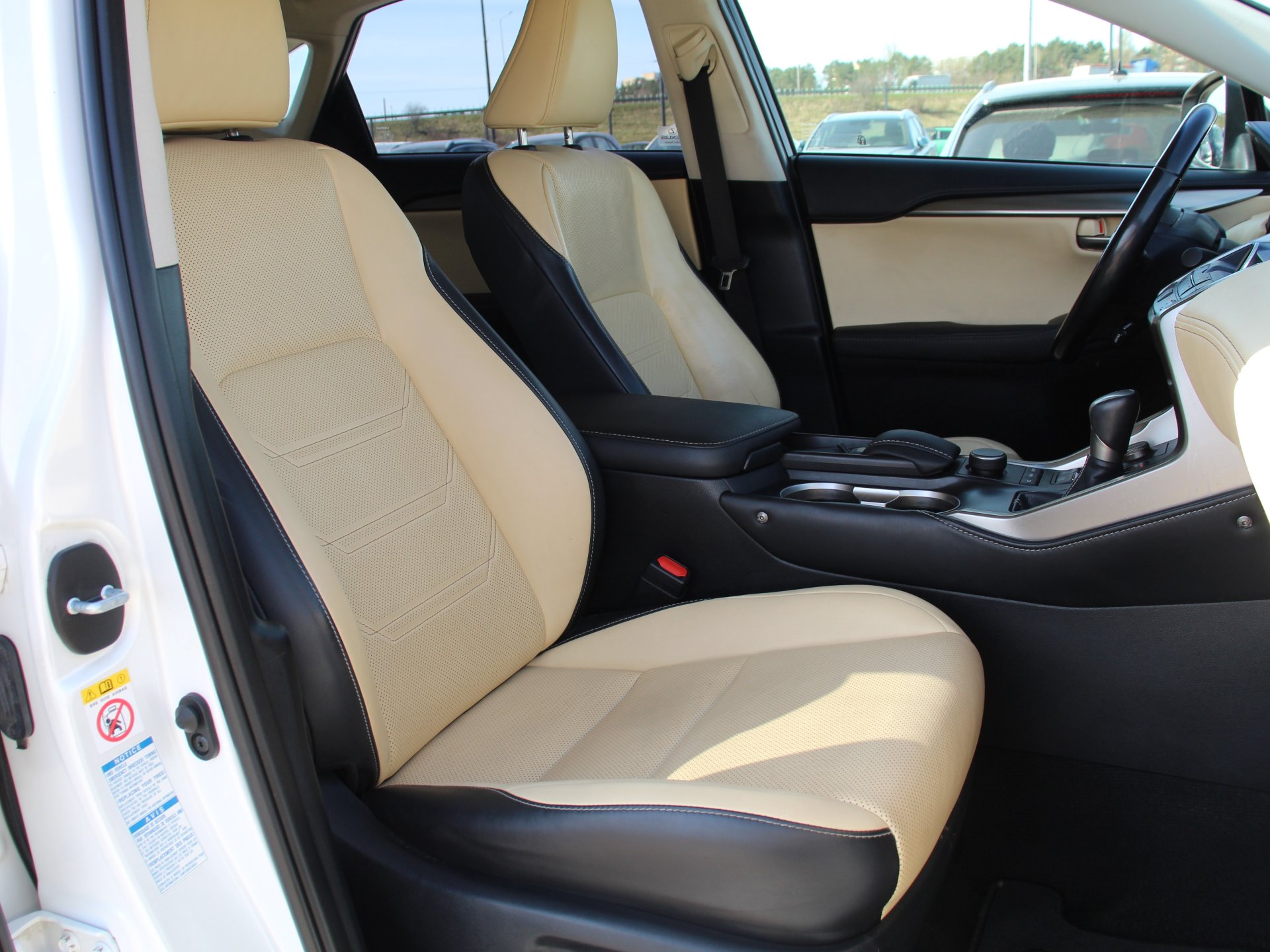 Naudoti Lexus NX 300h automobiliai