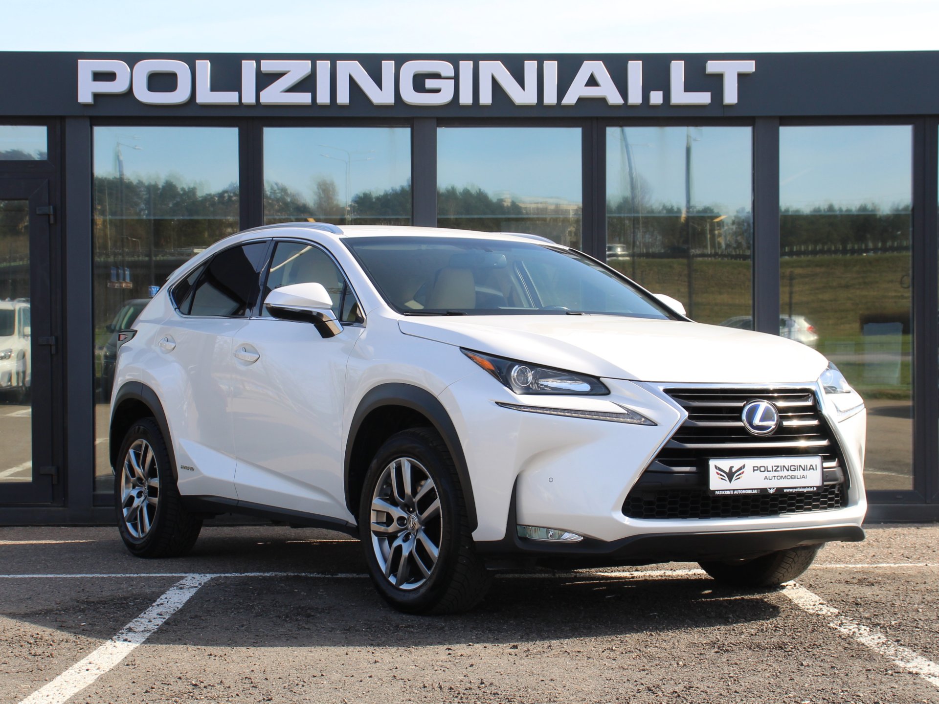 Naudoti Lexus NX 300h automobiliai