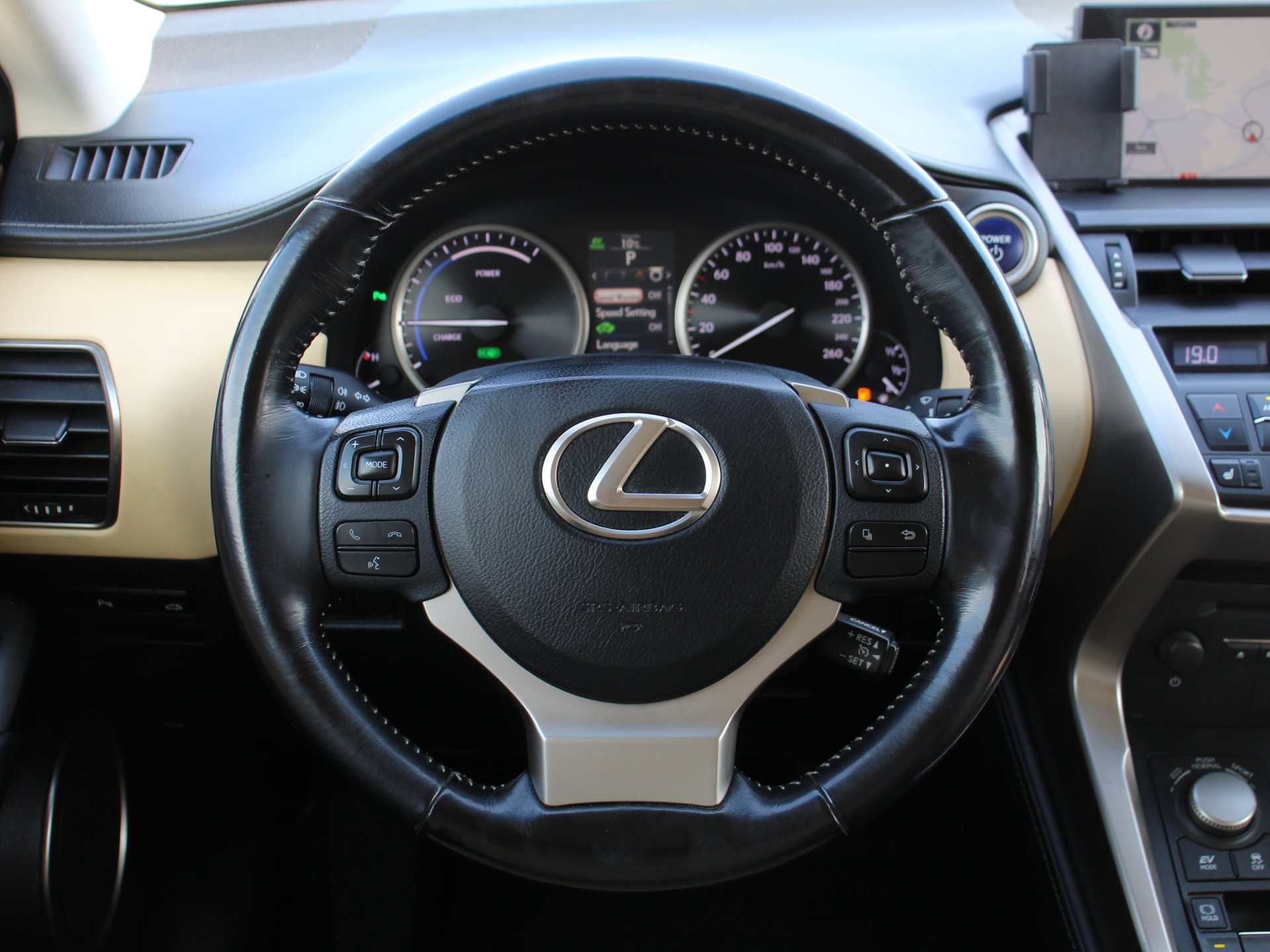 Naudoti Lexus NX 300h automobiliai