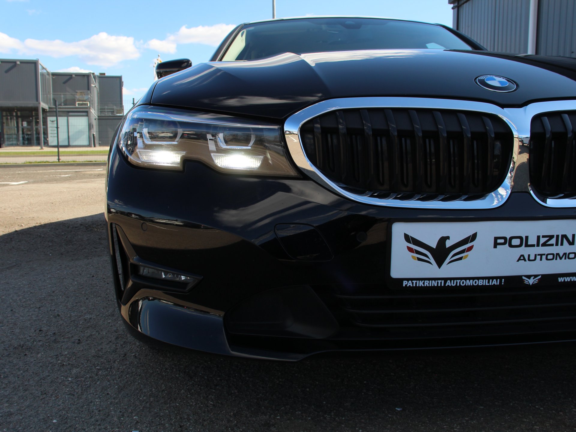 Naudoti BMW 318 automobiliai
