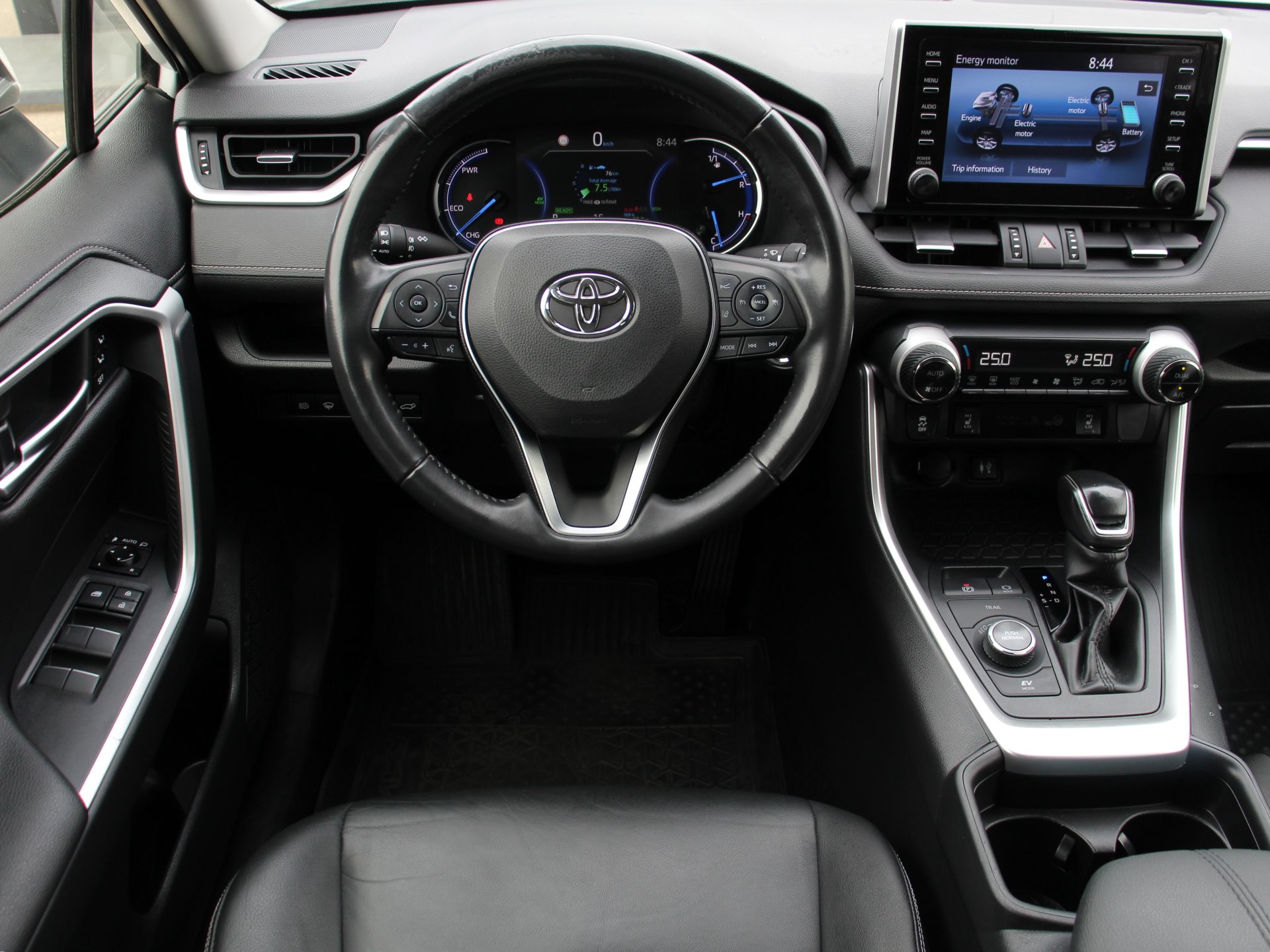 Naudoti Toyota RAV4 automobiliai