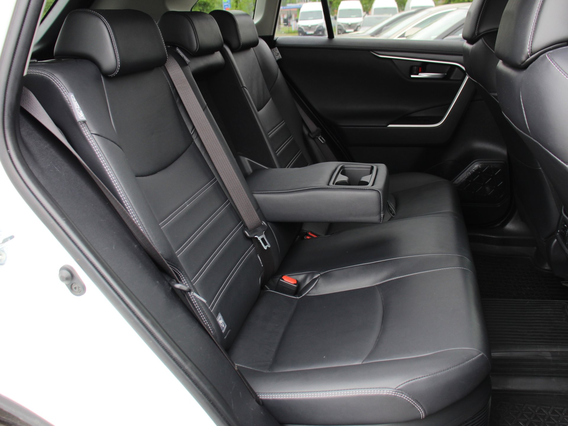Naudoti Toyota RAV4 automobiliai