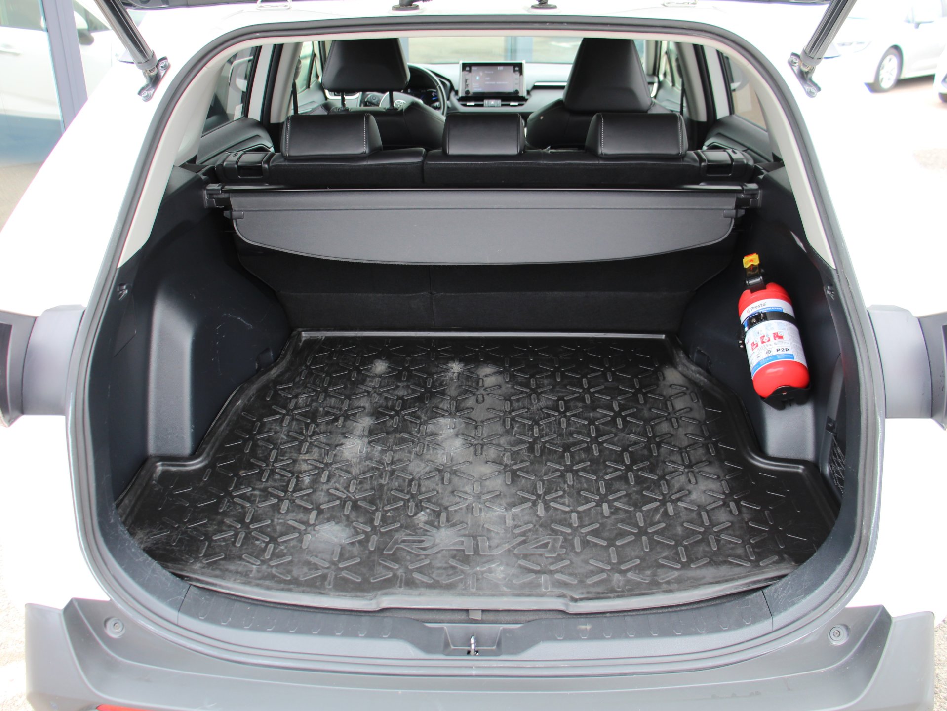 Naudoti Toyota RAV4 automobiliai