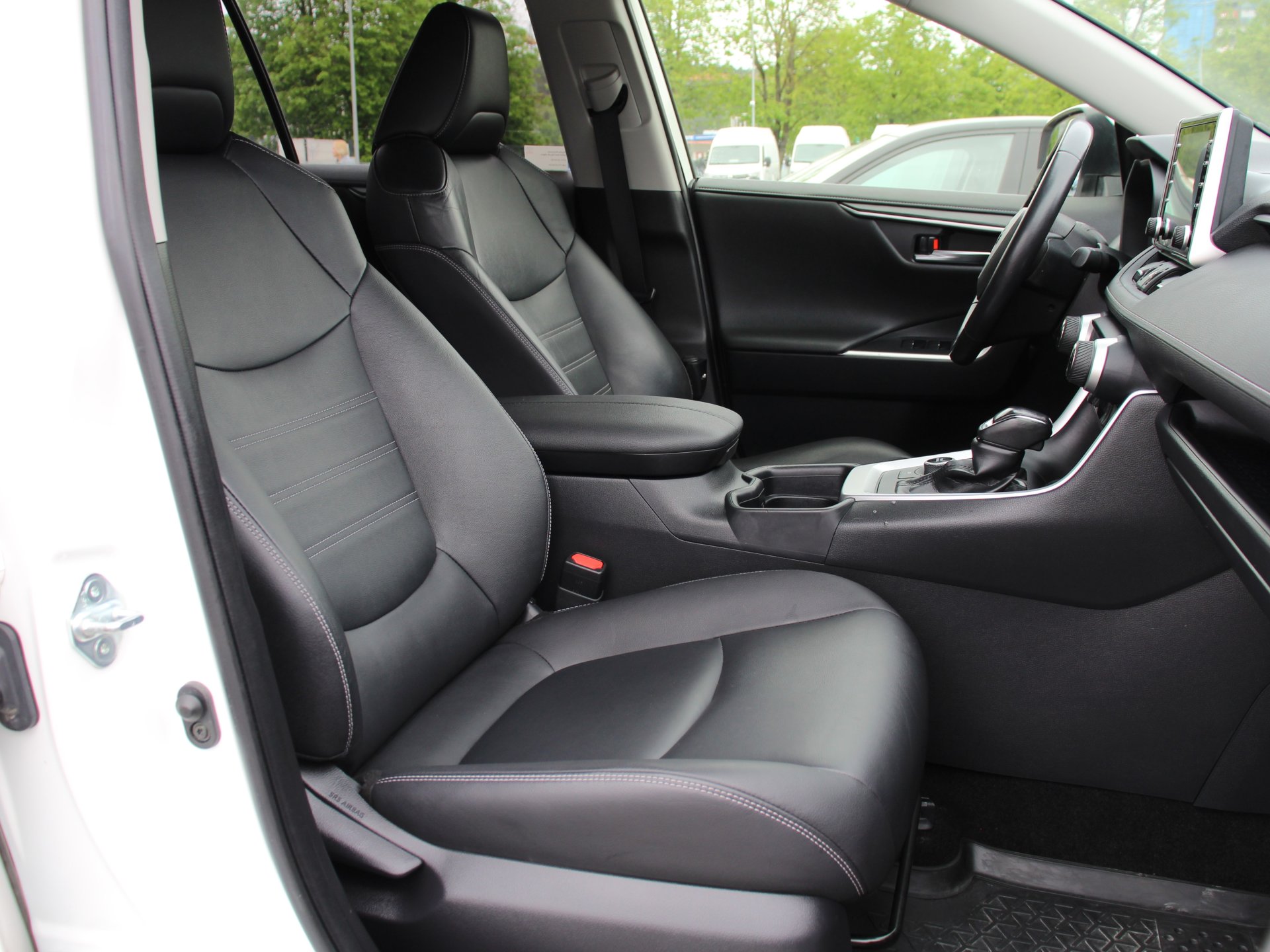Naudoti Toyota RAV4 automobiliai