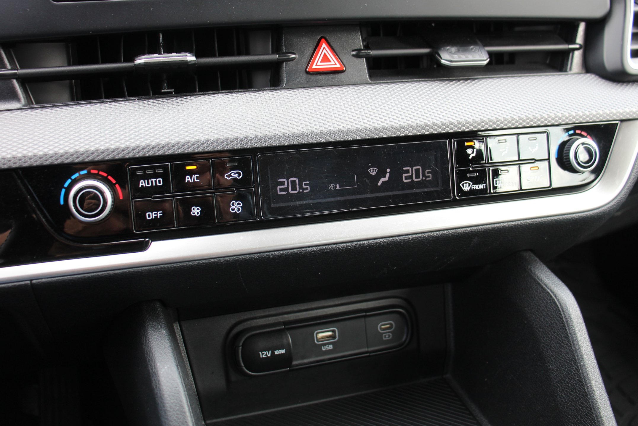 Naudoti Kia Sportage automobiliai