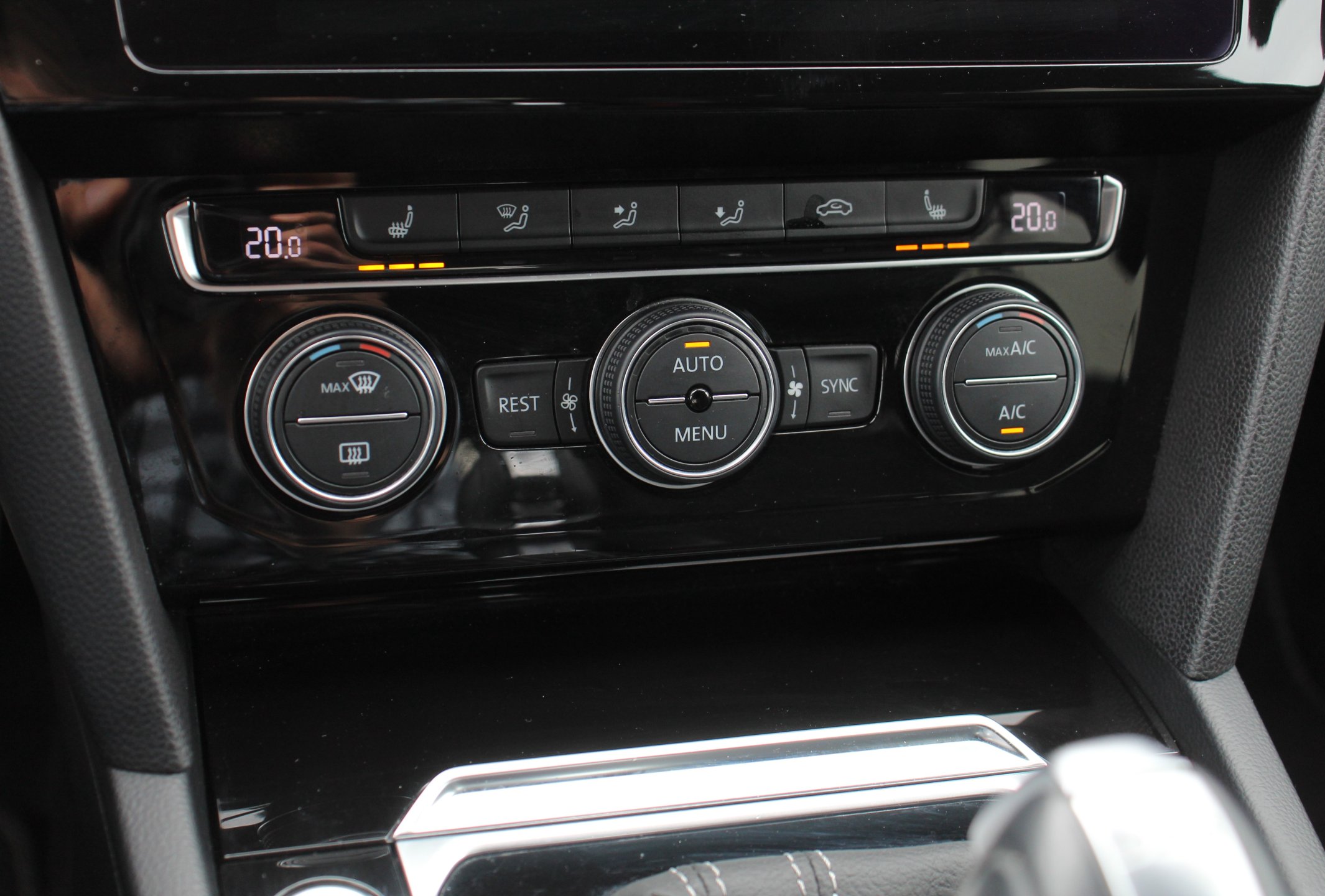 Naudoti Volkswagen Arteon automobiliai