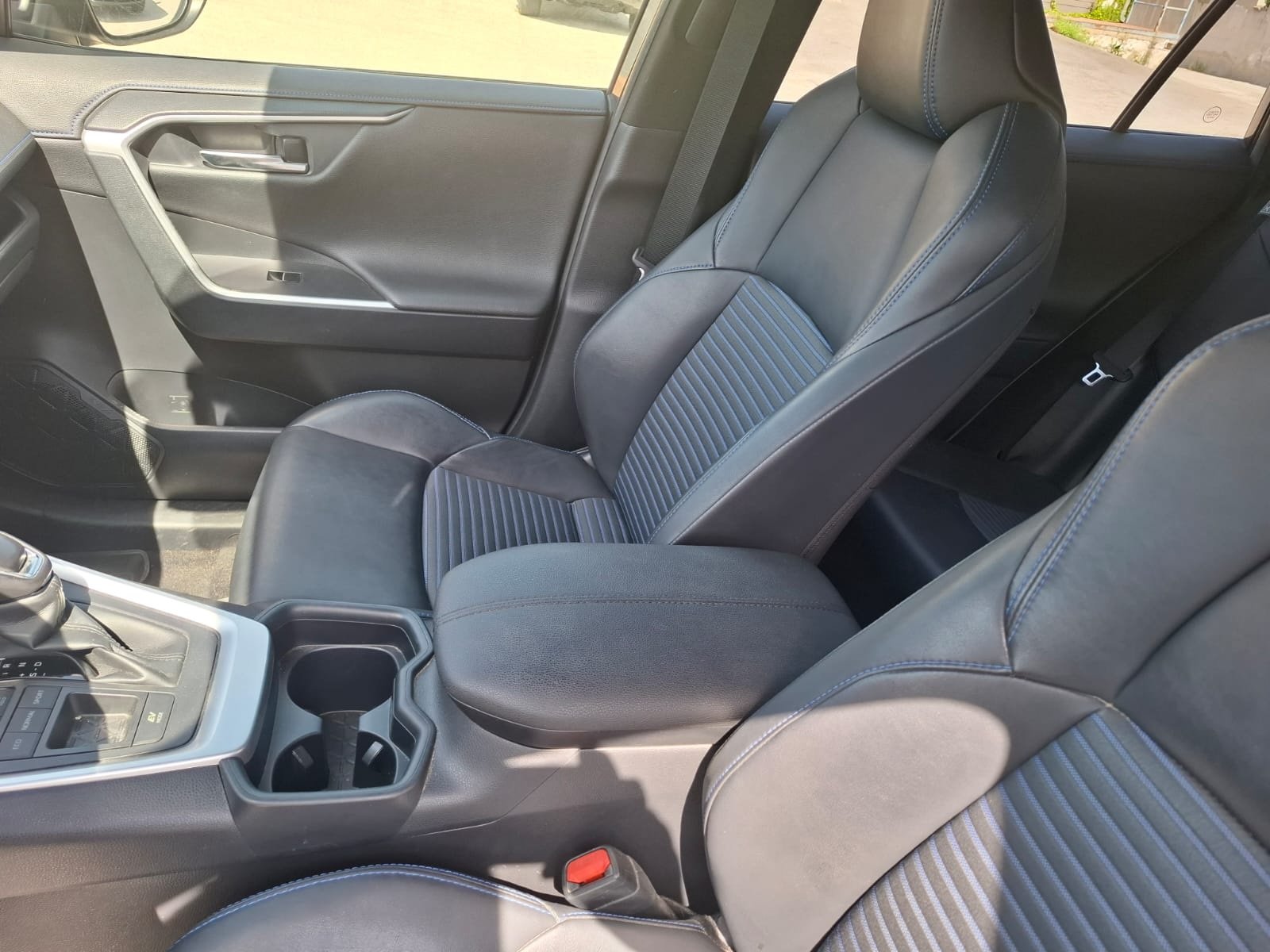 Naudoti Toyota RAV4 automobiliai
