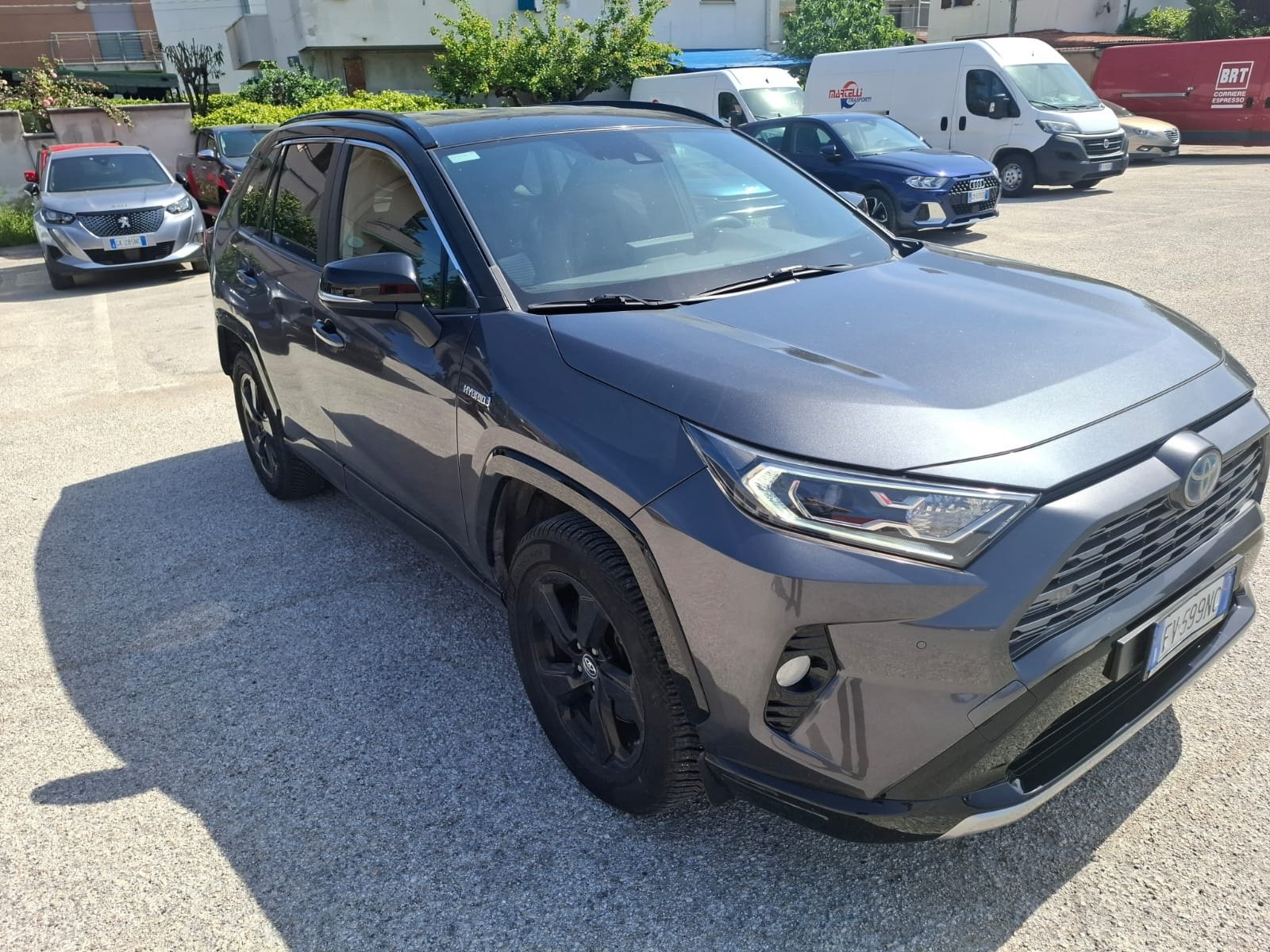 Naudoti Toyota RAV4 automobiliai