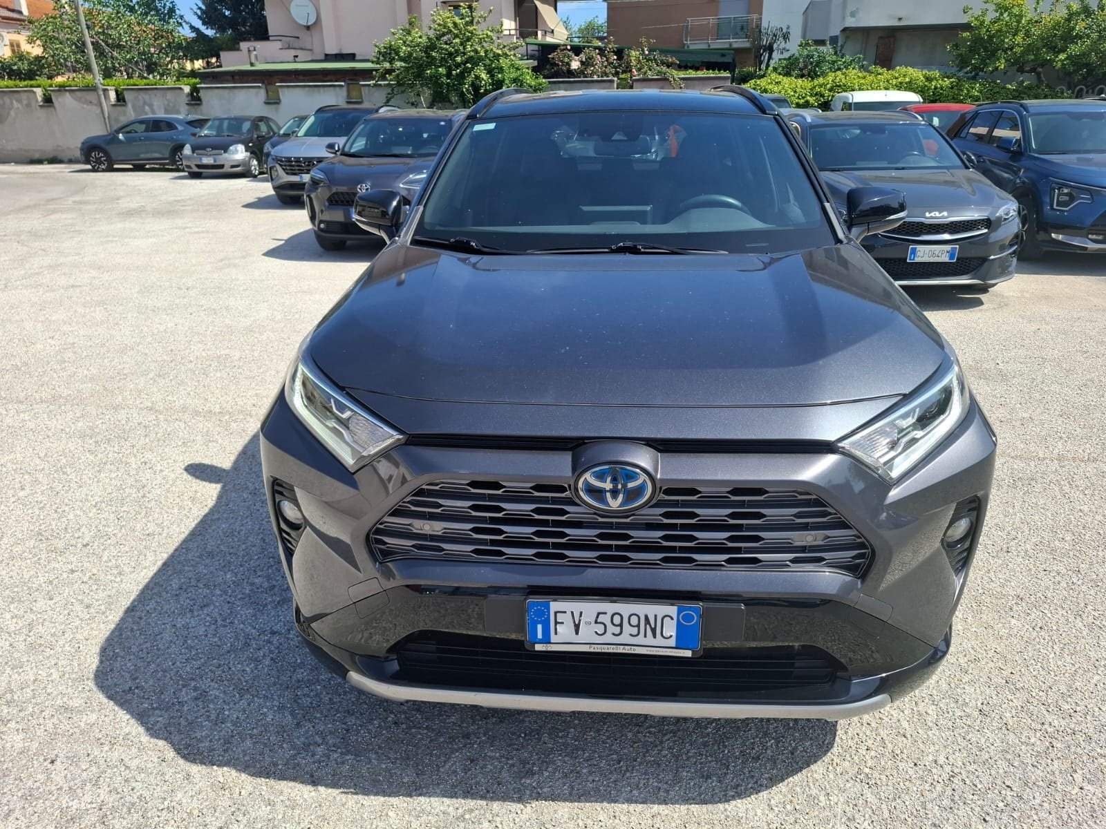Naudoti Toyota RAV4 automobiliai