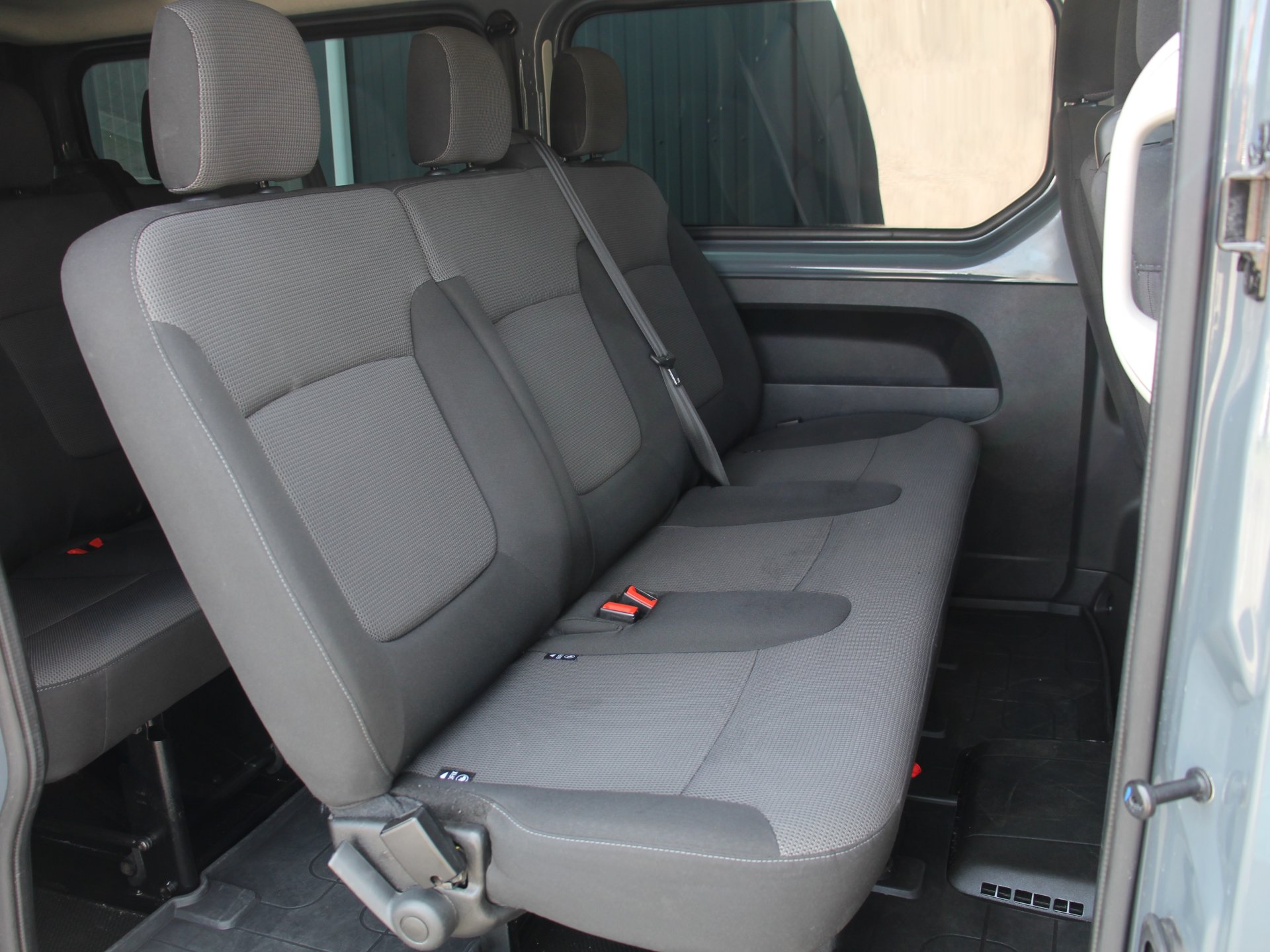 Naudoti Renault Trafic automobiliai