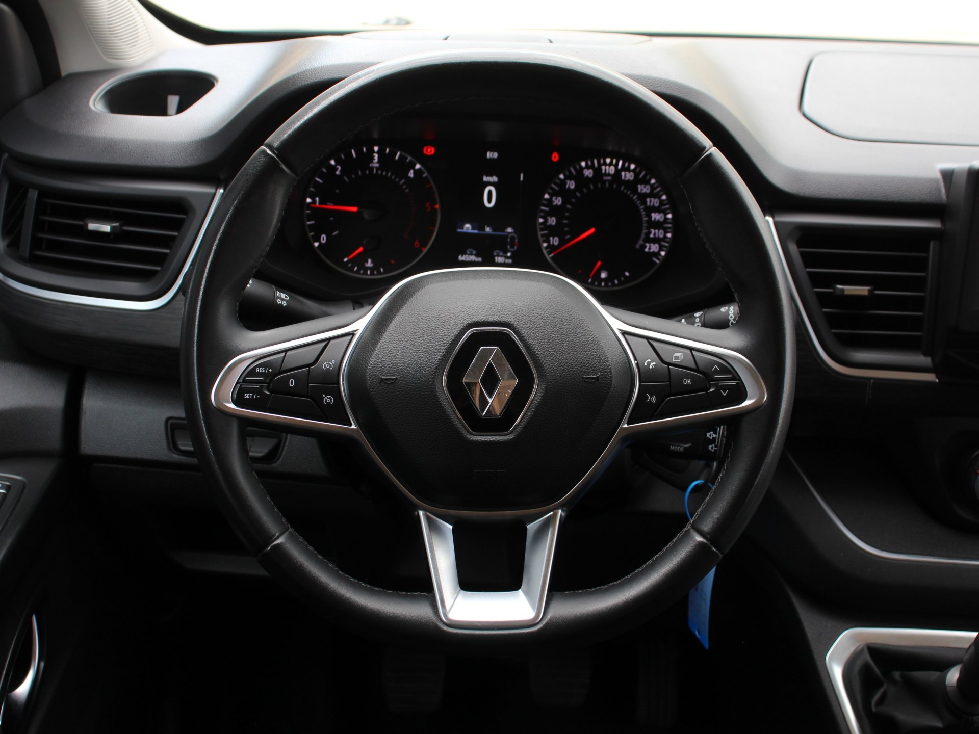 Naudoti Renault Trafic automobiliai