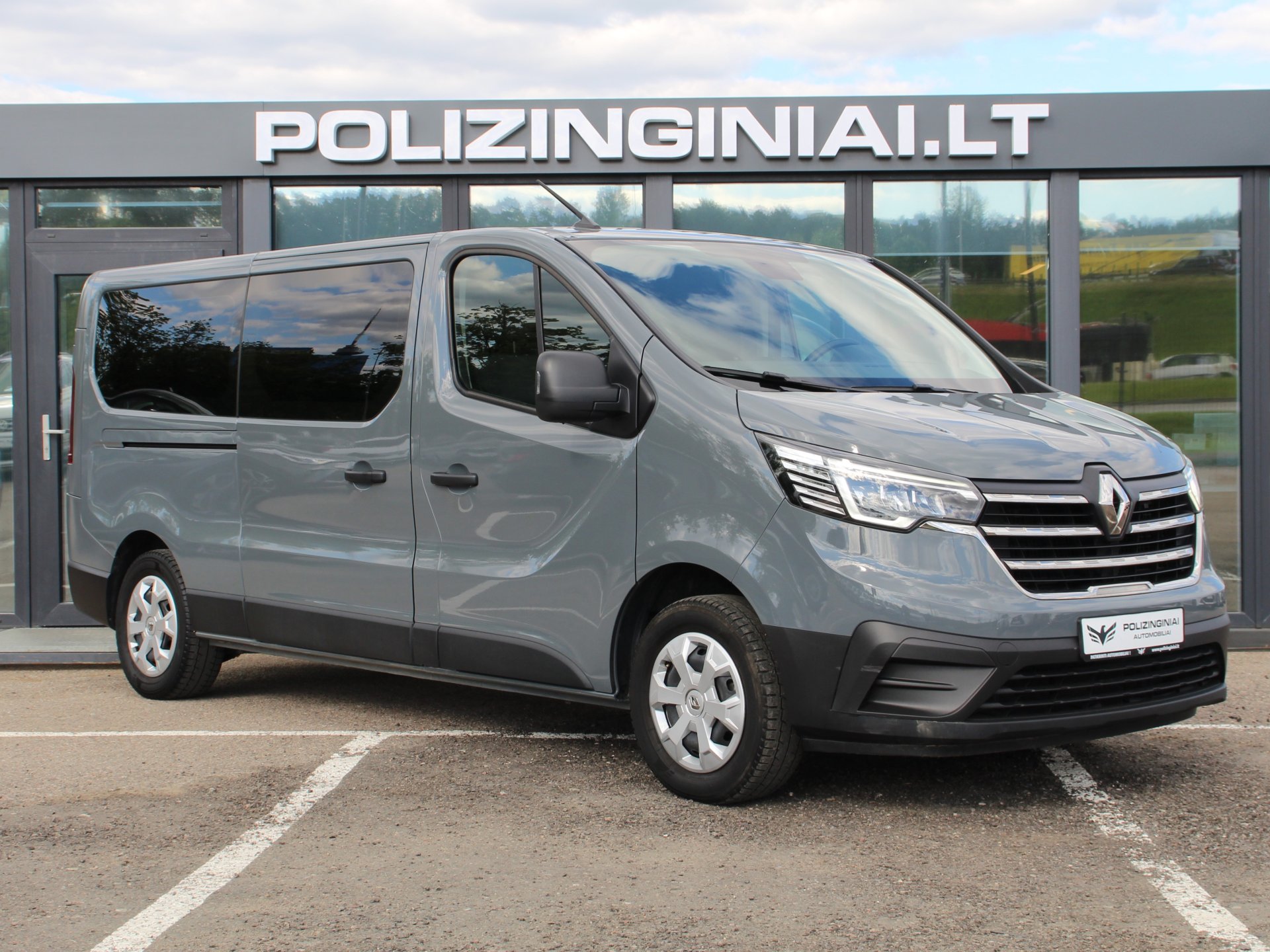 Naudoti Renault Trafic automobiliai