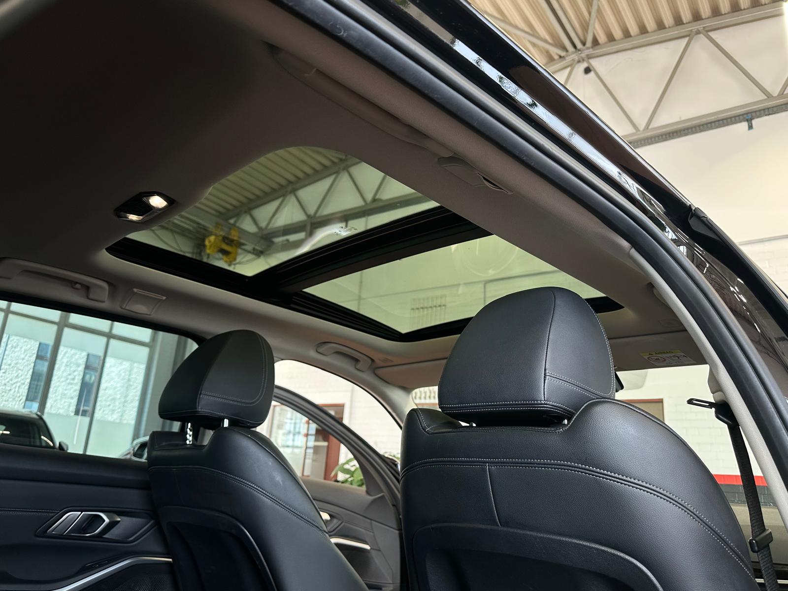 Naudoti BMW 320 automobiliai