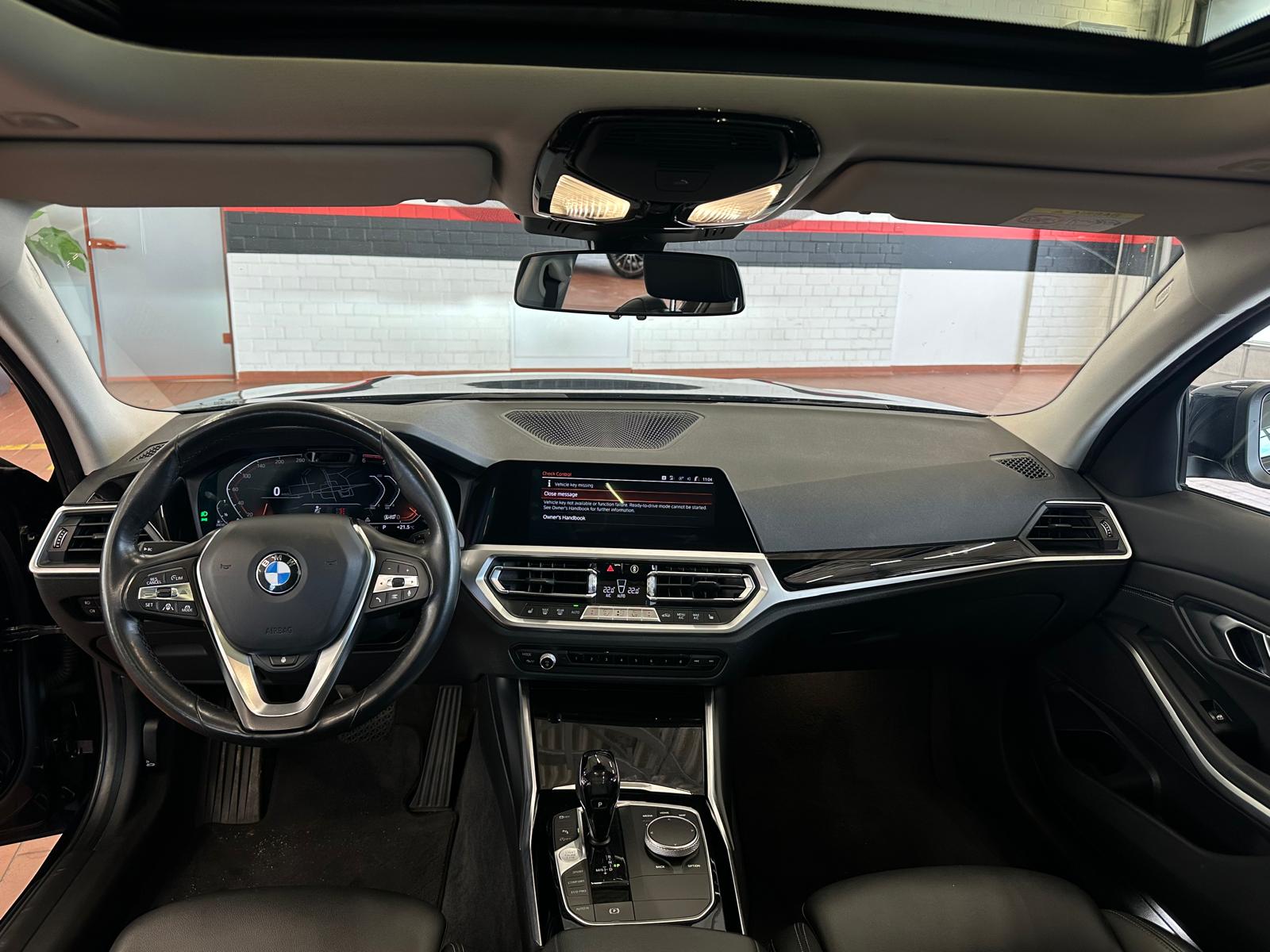 Naudoti BMW 320 automobiliai