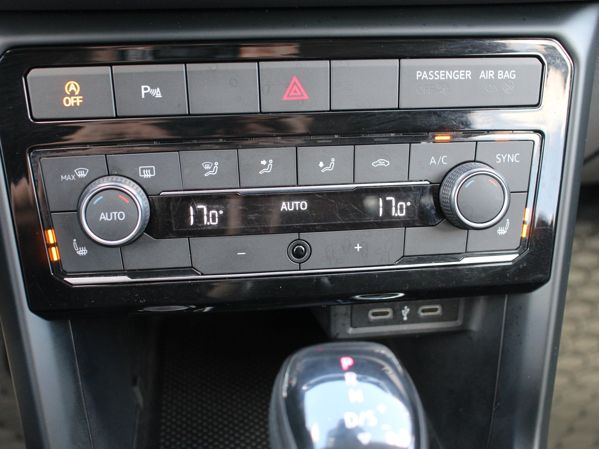 Naudoti Volkswagen T-Cross automobiliai