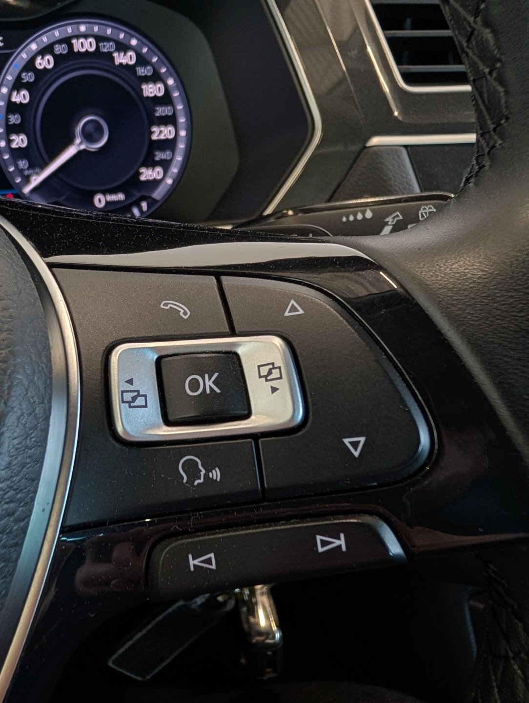 Naudoti Volkswagen Tiguan automobiliai