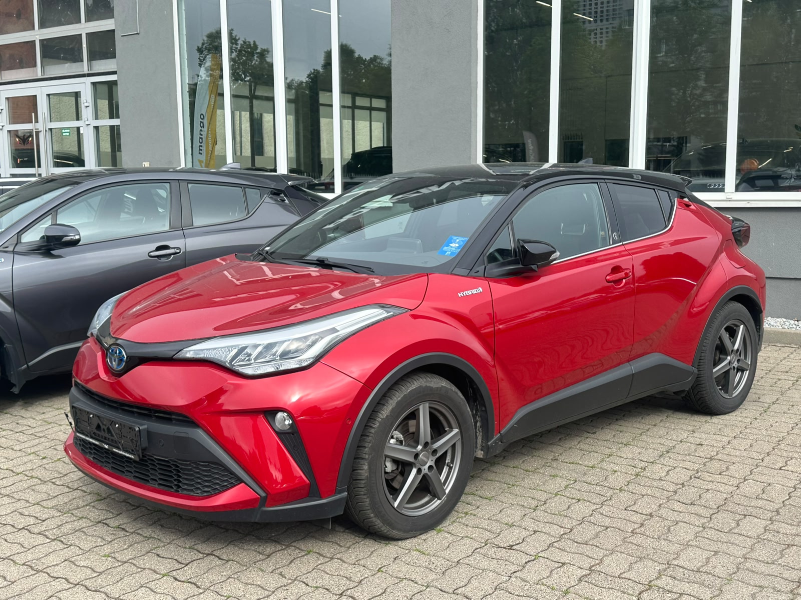 Naudoti Toyota C-HR automobiliai