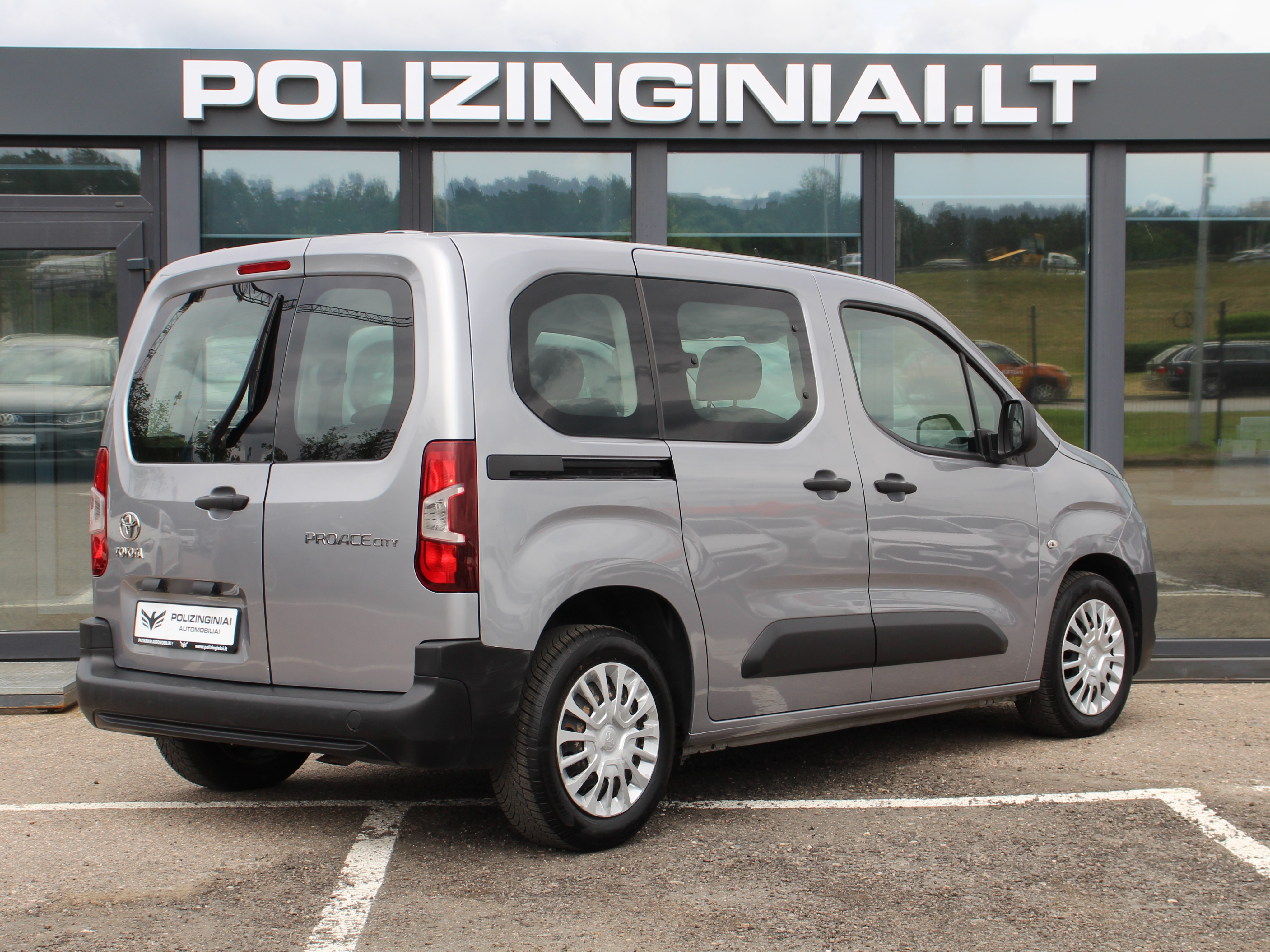Naudoti Toyota Proace City Verso automobiliai