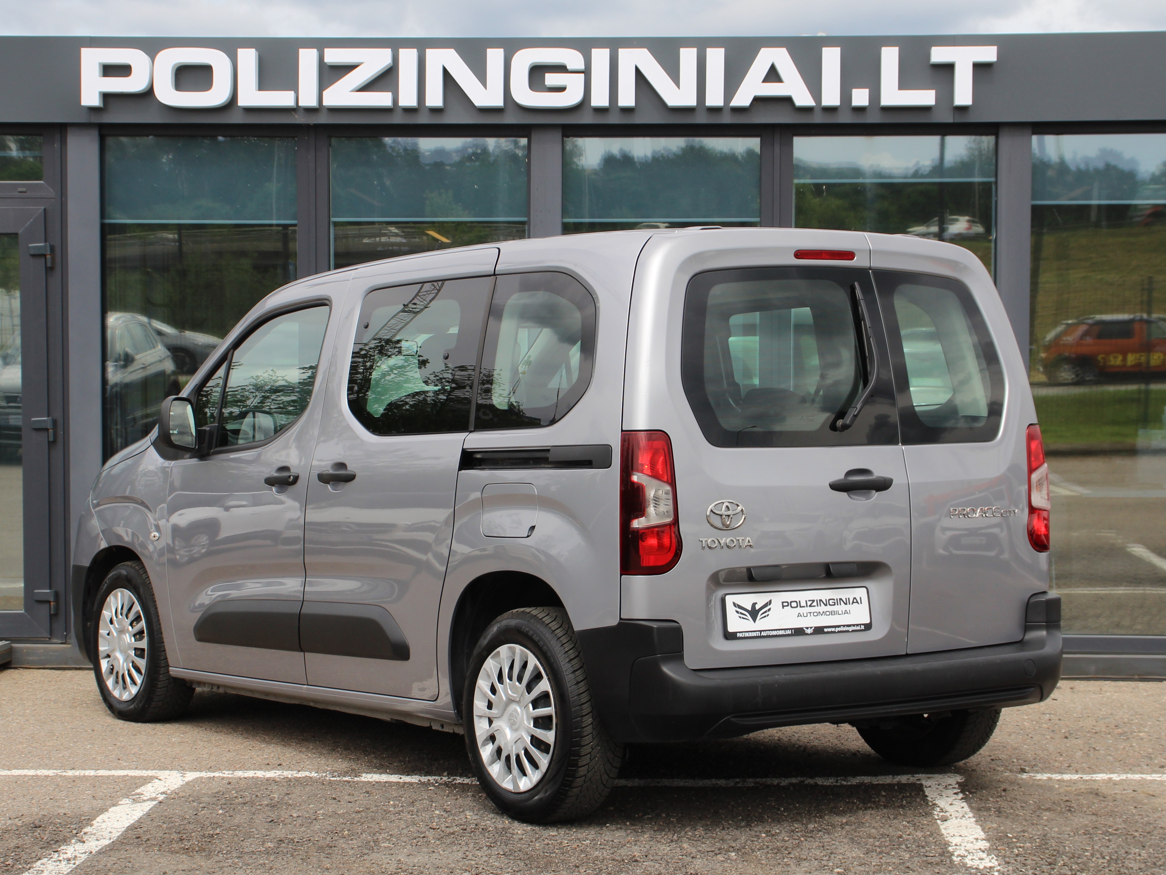 Naudoti Toyota Proace City Verso automobiliai