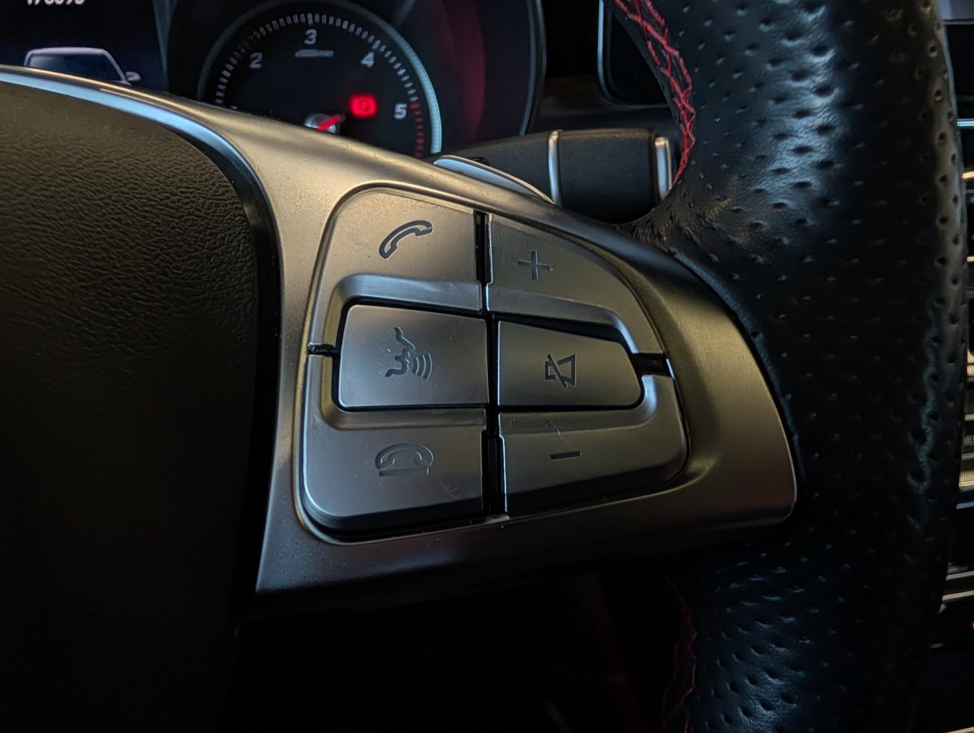 Naudoti Mercedes-Benz GLC Coupe 250 automobiliai