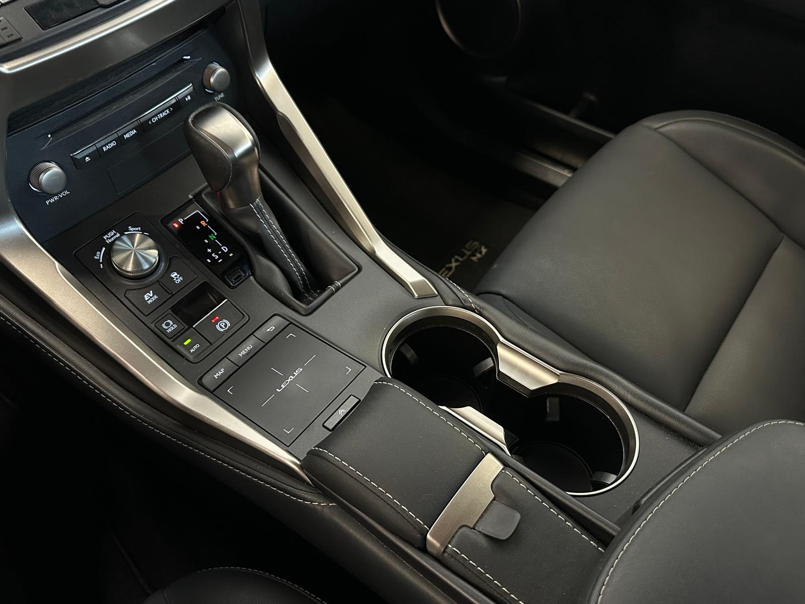 Naudoti Lexus NX 300h automobiliai