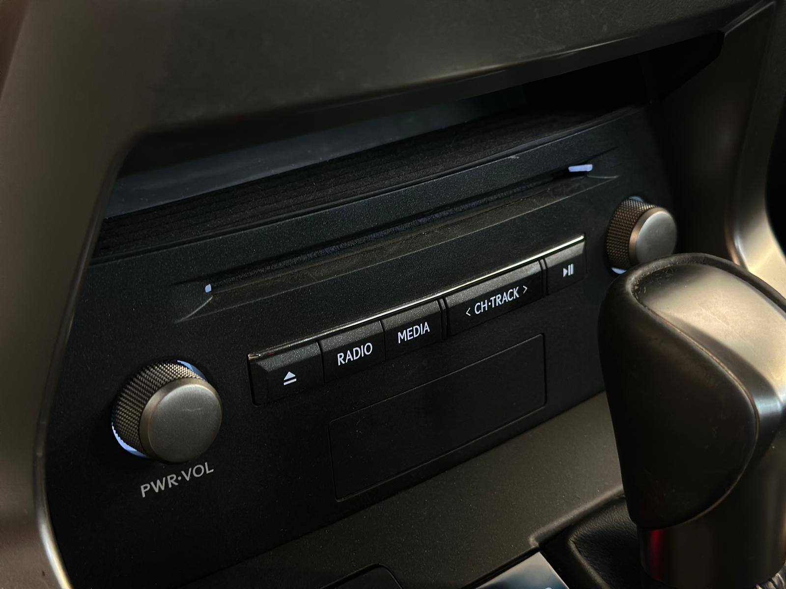 Naudoti Lexus NX 300h automobiliai
