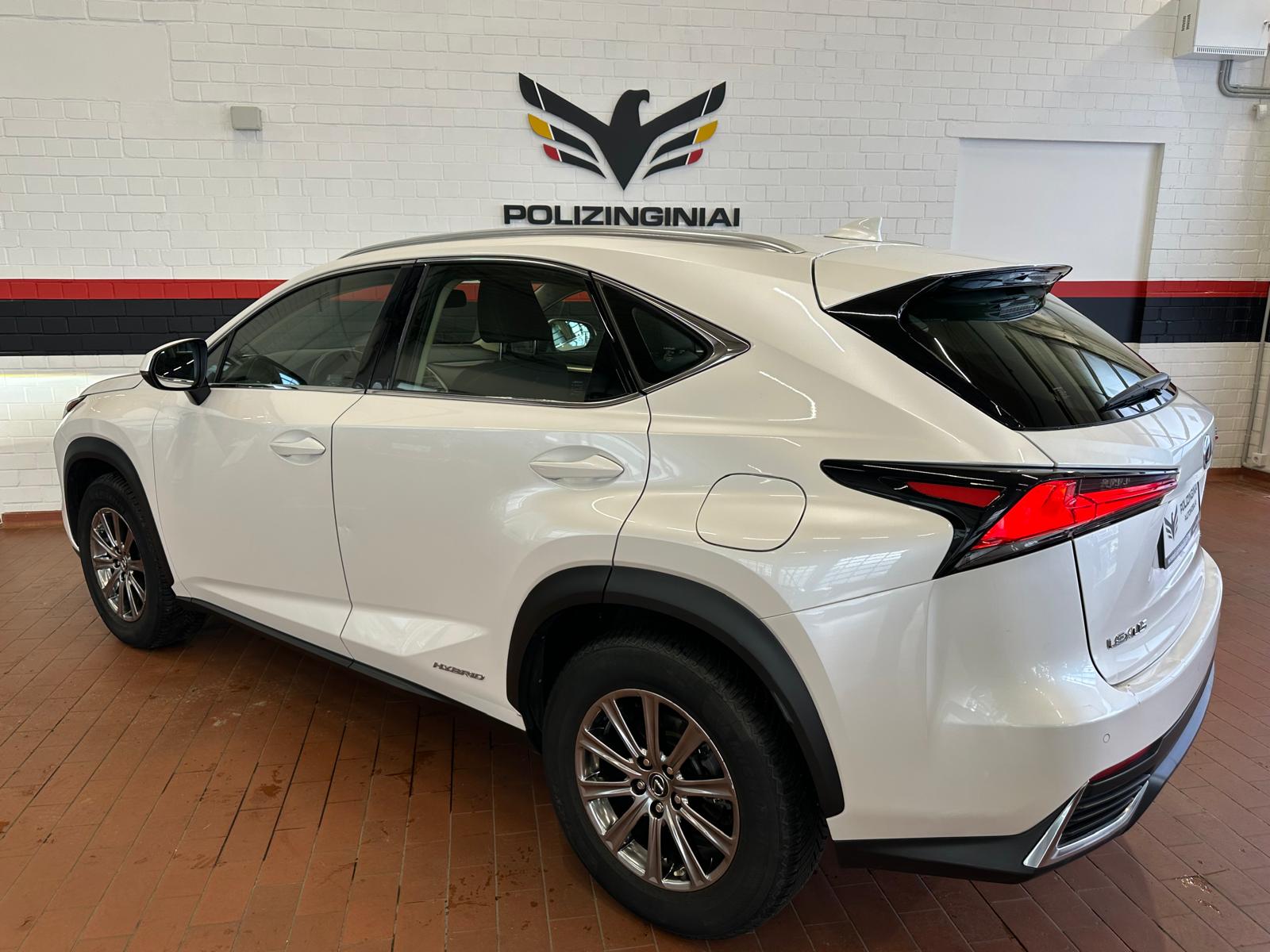 Naudoti Lexus NX 300h automobiliai