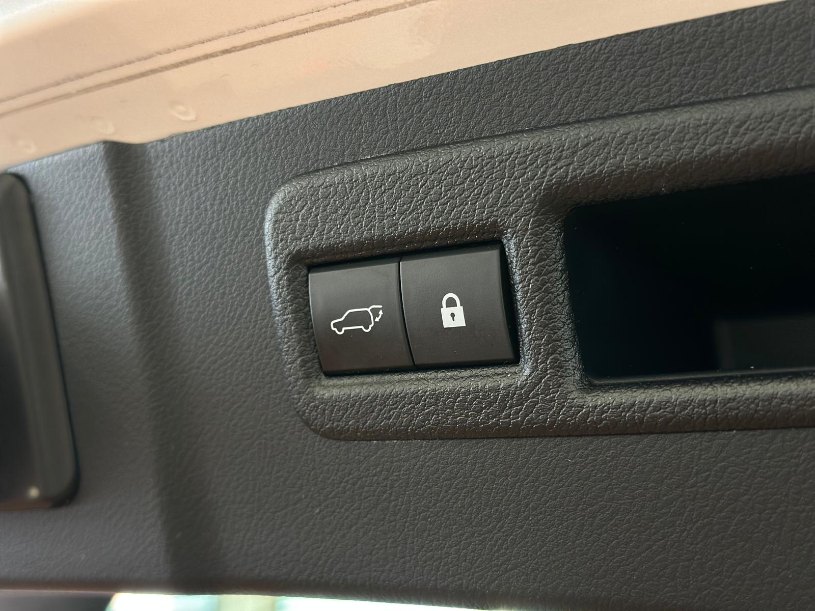 Naudoti Lexus NX 300h automobiliai