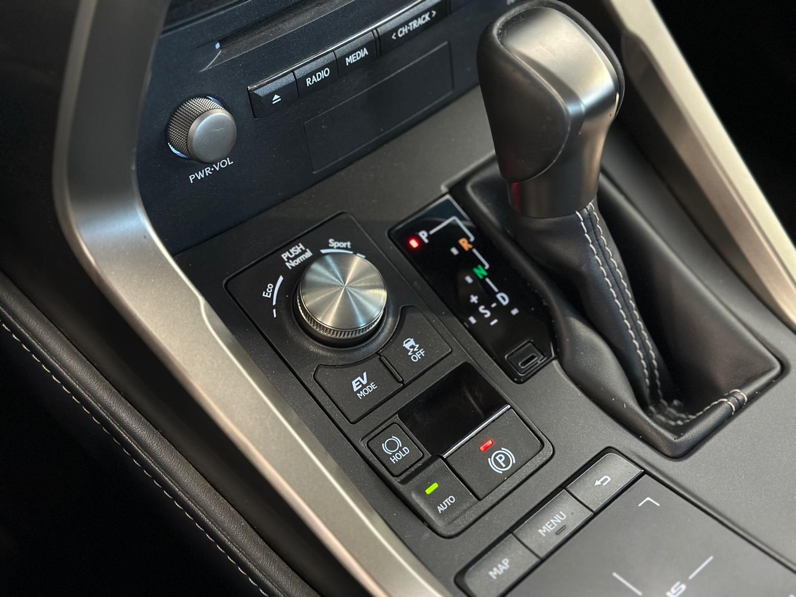 Naudoti Lexus NX 300h automobiliai
