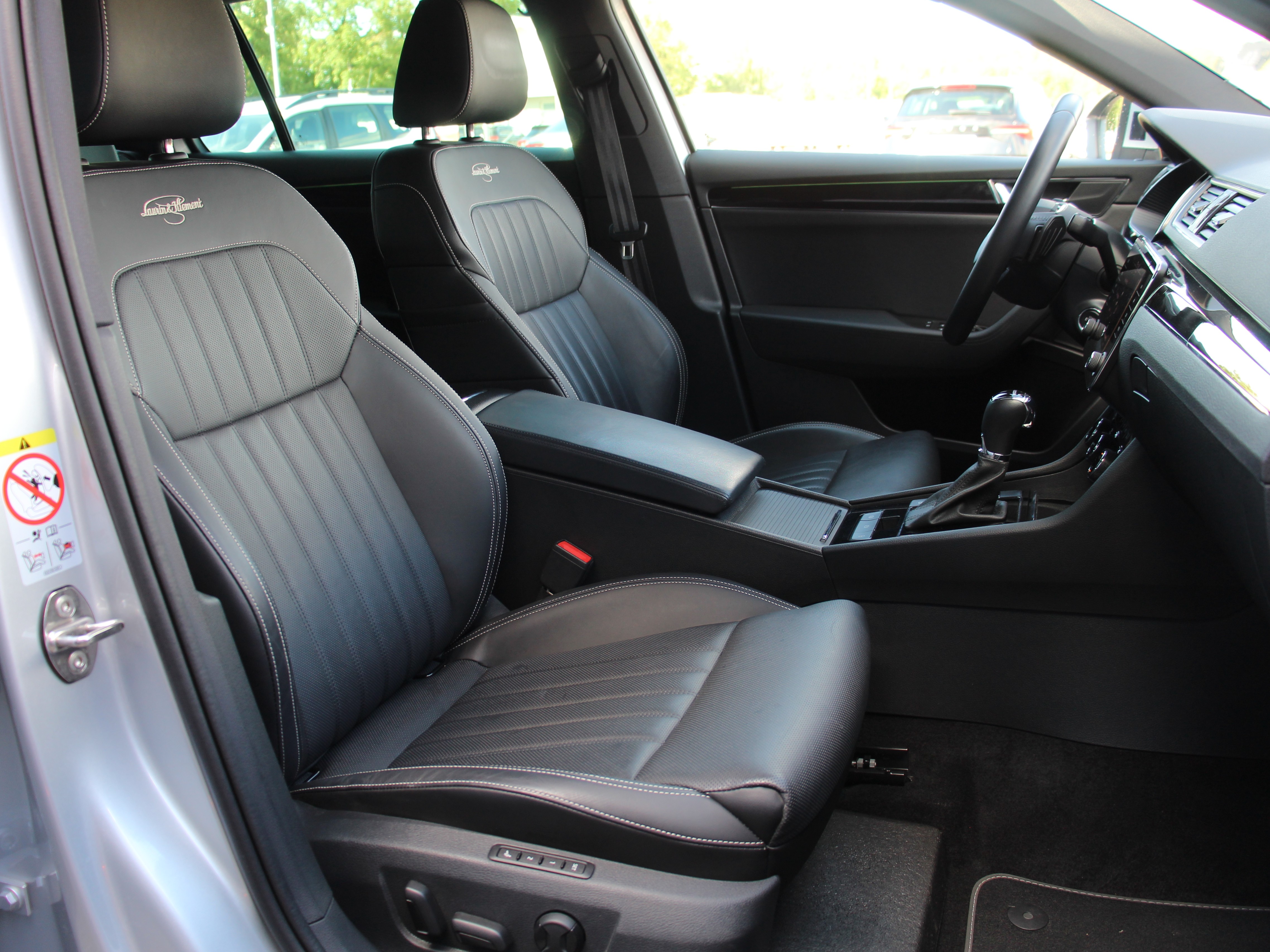 Naudoti Skoda Superb automobiliai