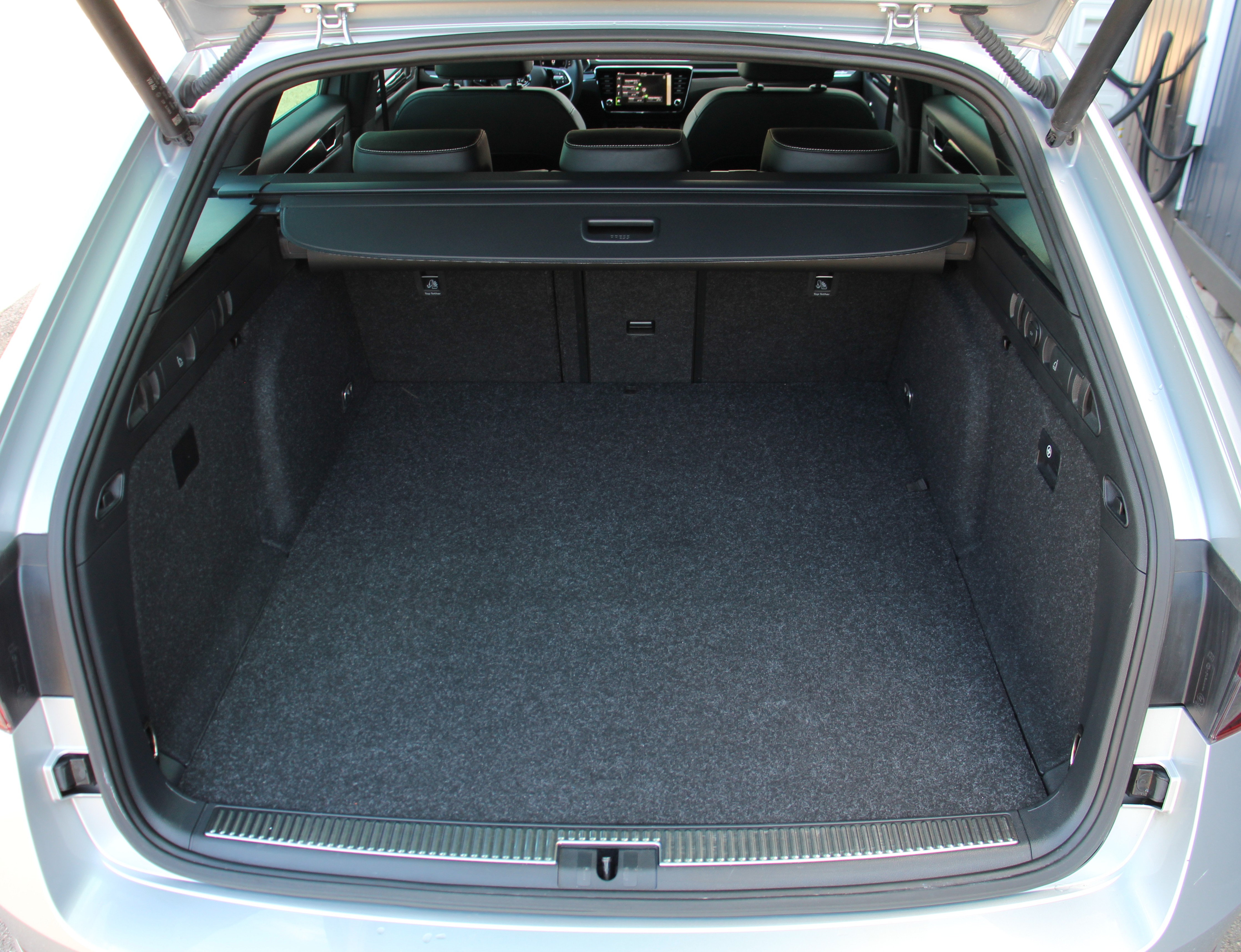 Naudoti Skoda Superb automobiliai