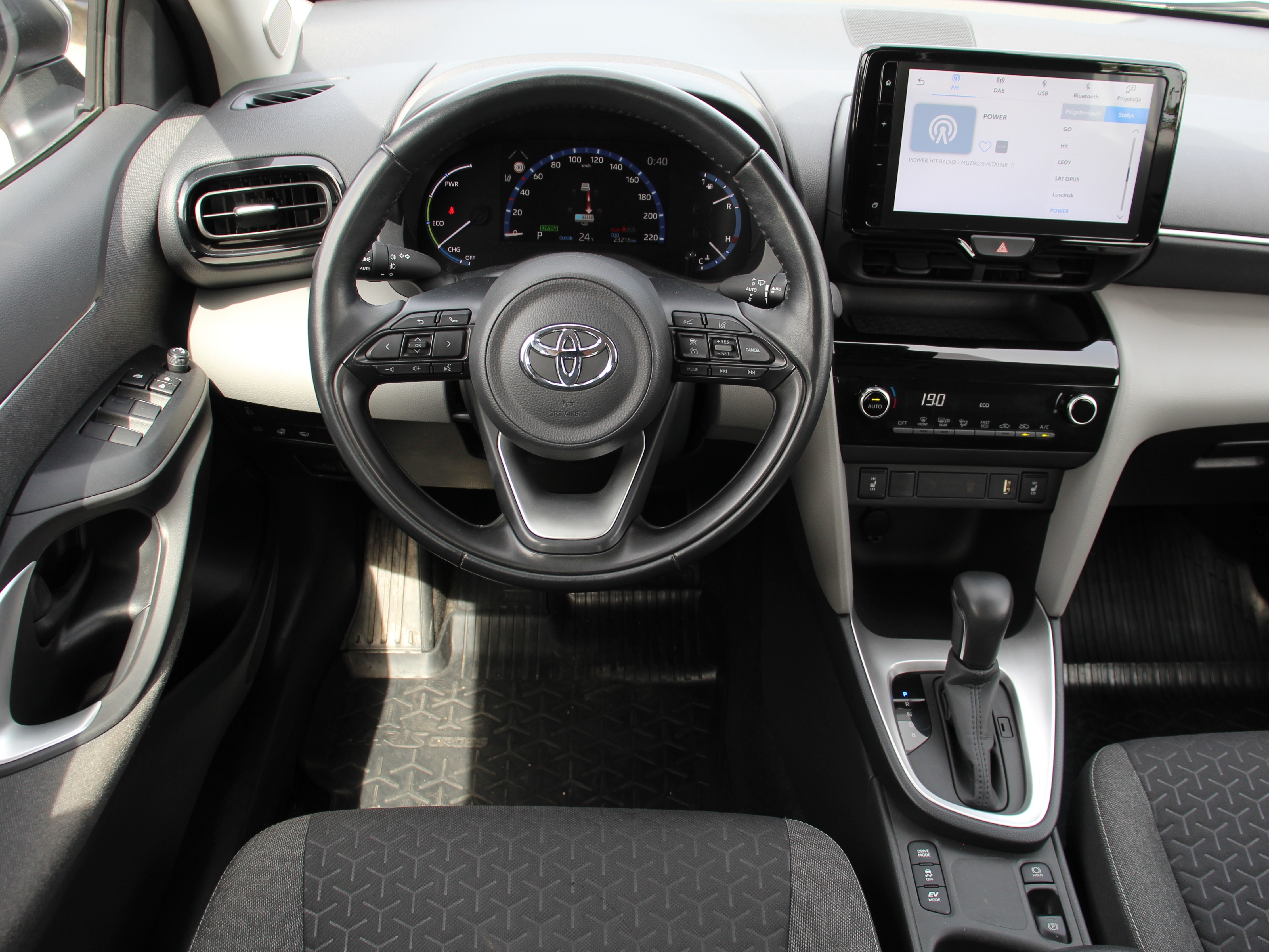 Naudoti Toyota Yaris Cross automobiliai