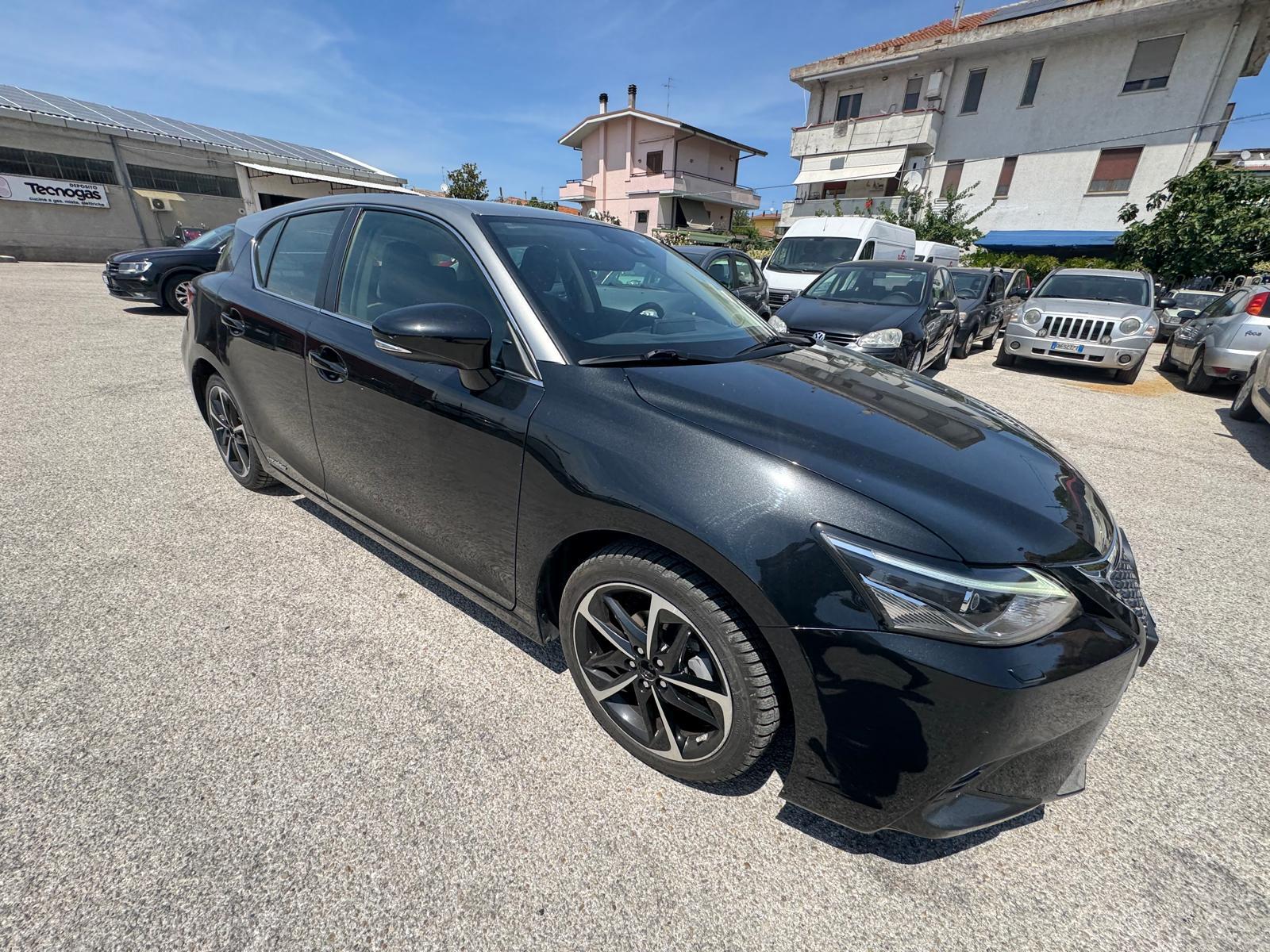 Naudoti Lexus CT 200h automobiliai