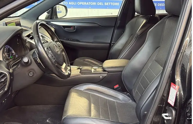 Naudoti Lexus NX 300h automobiliai